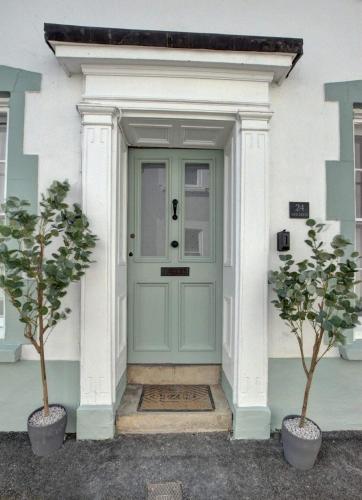 Beautiful House in Bideford on Peaceful Street view 2