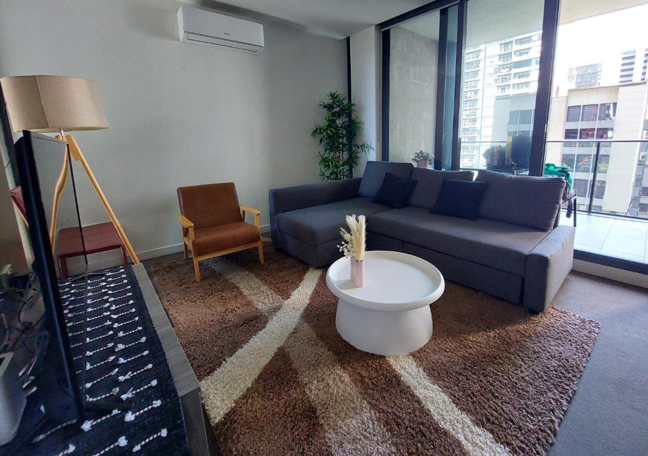 CBD Modern 2B2B Apt, Indoor Pool Sauna, Nice view
