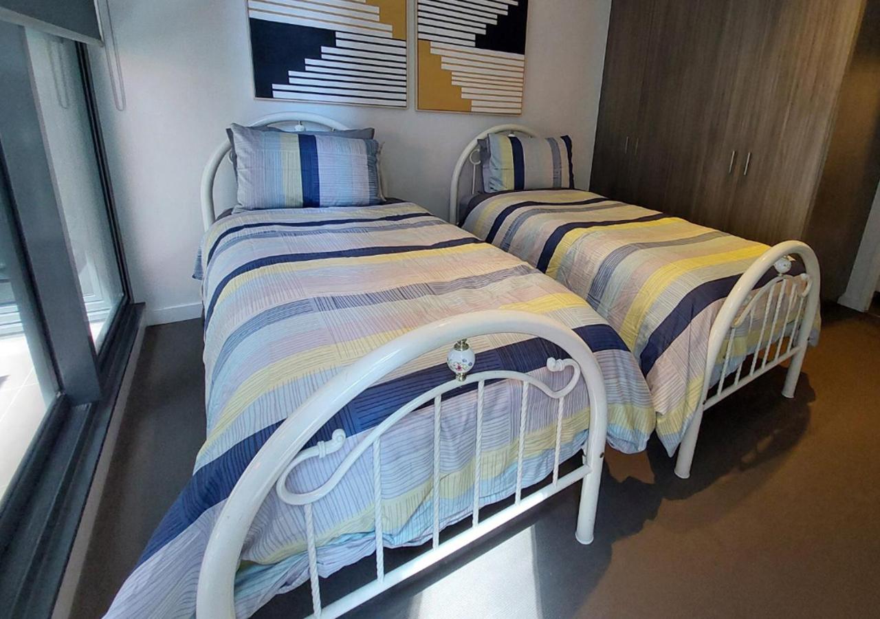 CBD Modern 2B2B Apt, Indoor Pool Sauna, Nice view
