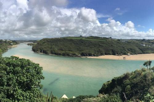 Family Home in Newquay Parking 3 mins to Beach view 4