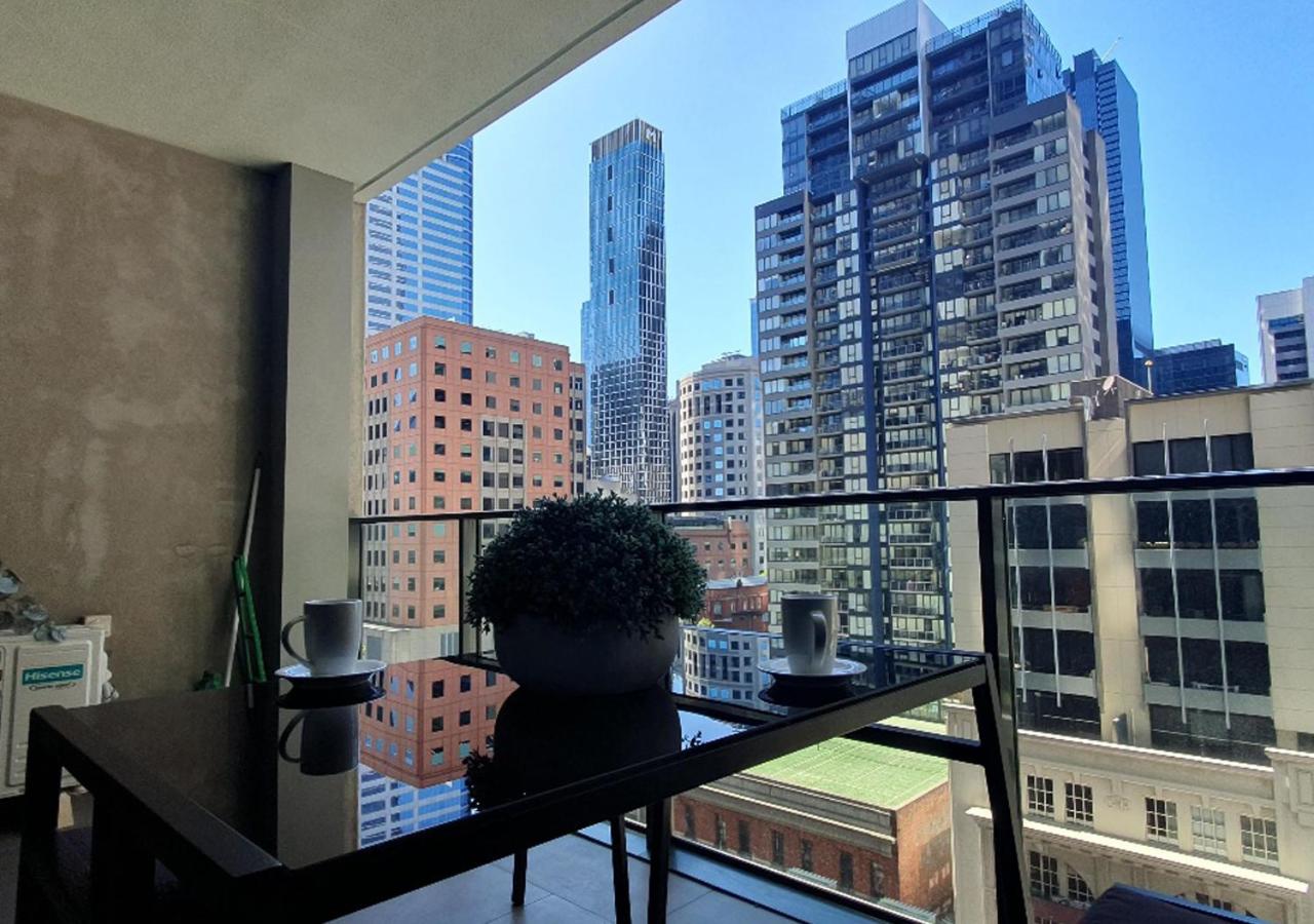 CBD Modern 2B2B Apt, Indoor Pool Sauna, Nice view