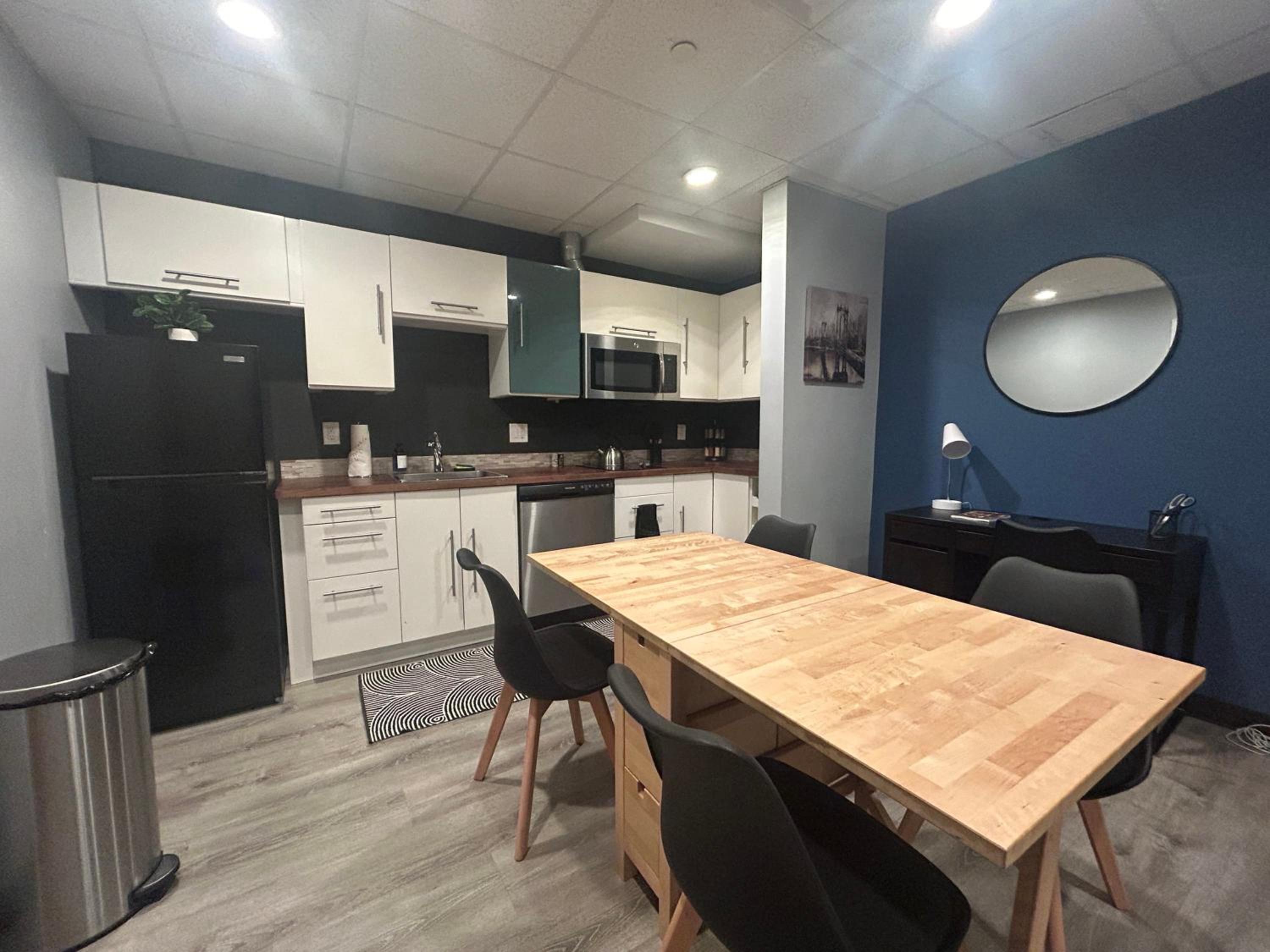 Spacious 1 BR with Kitchen and Living Room view 4