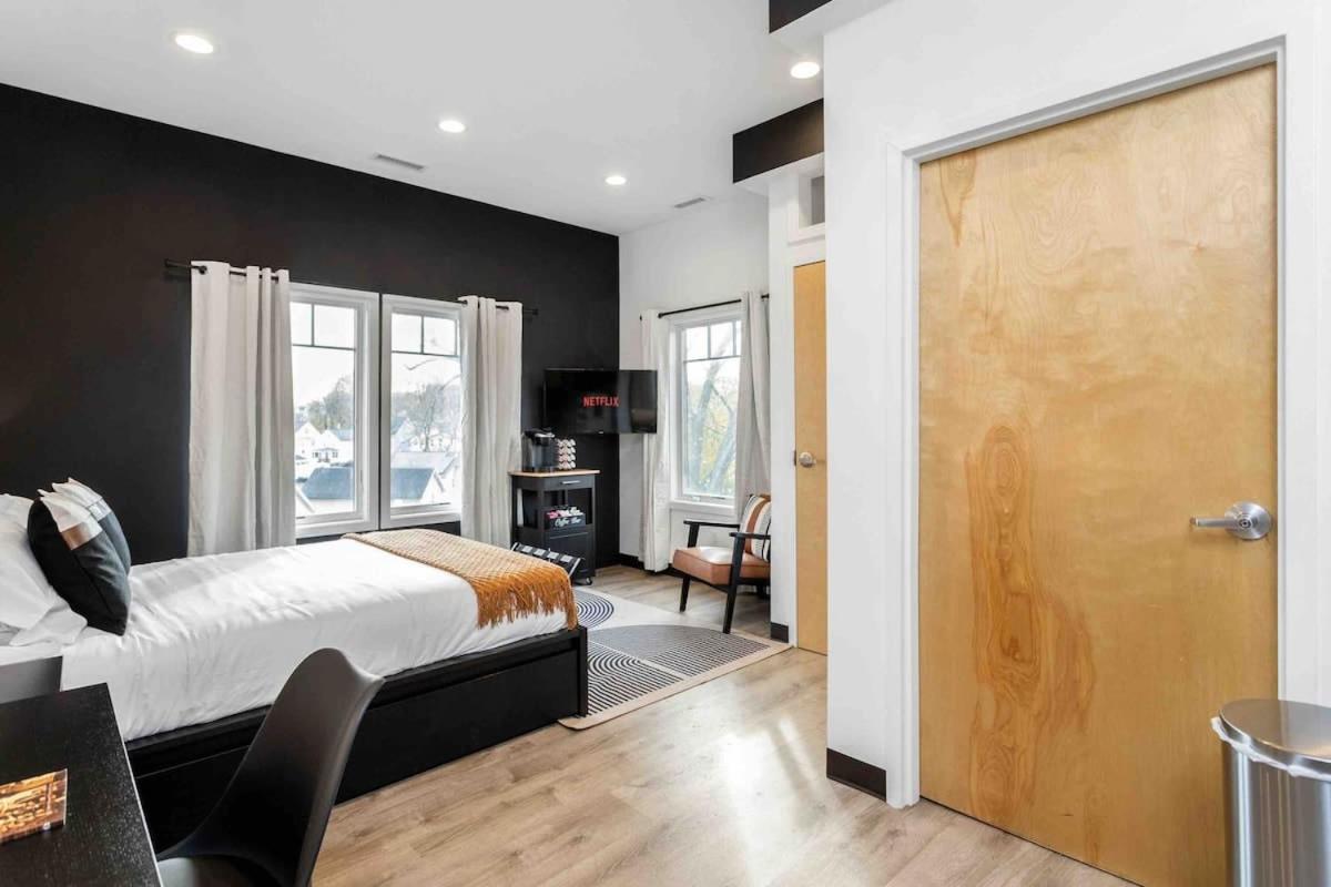 Stylish Studio with Kitchen Central Danbury view 2