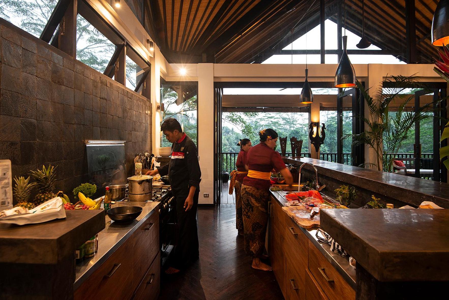 Villa Naga Putih