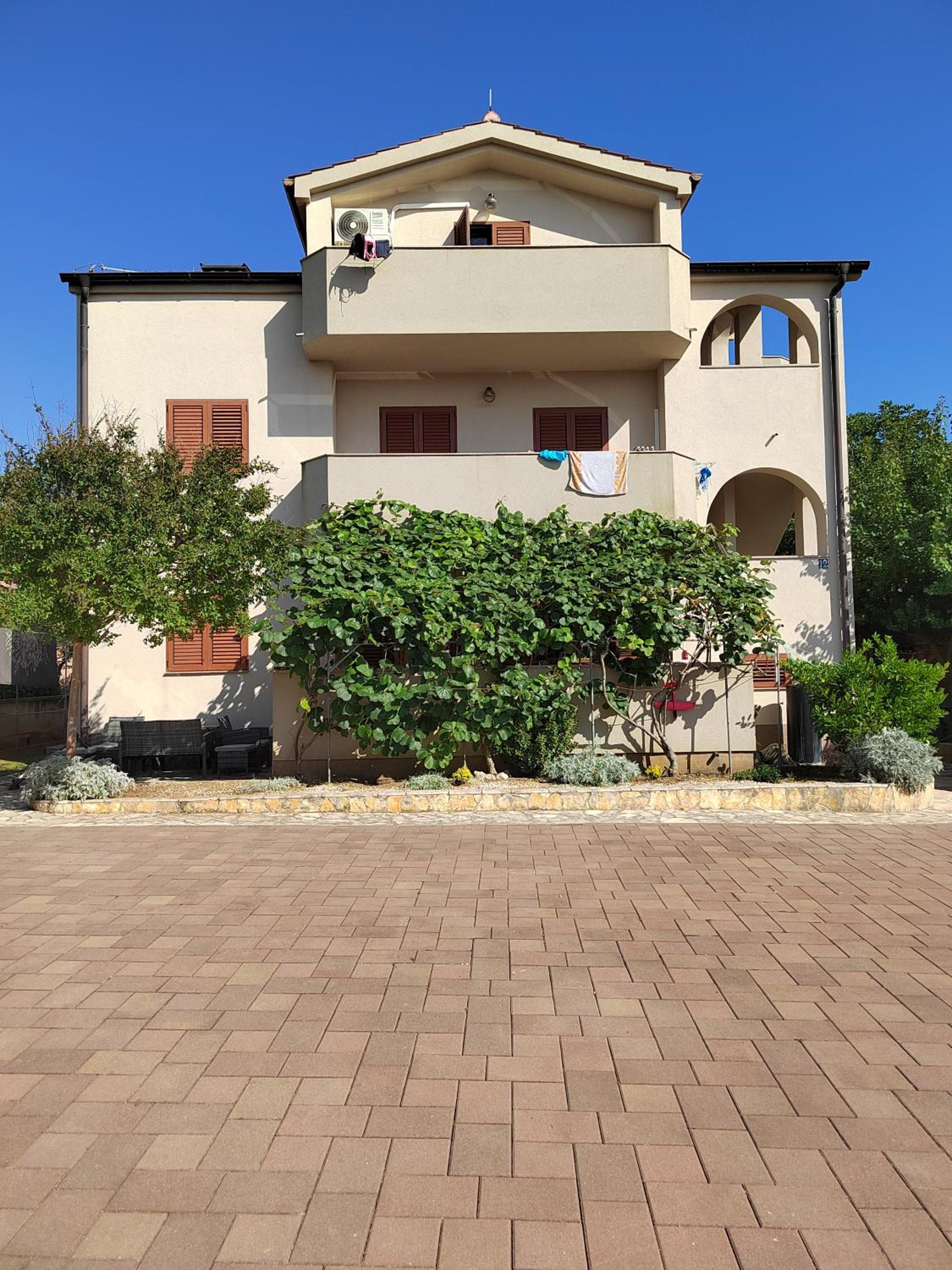 Apartments Privlaka