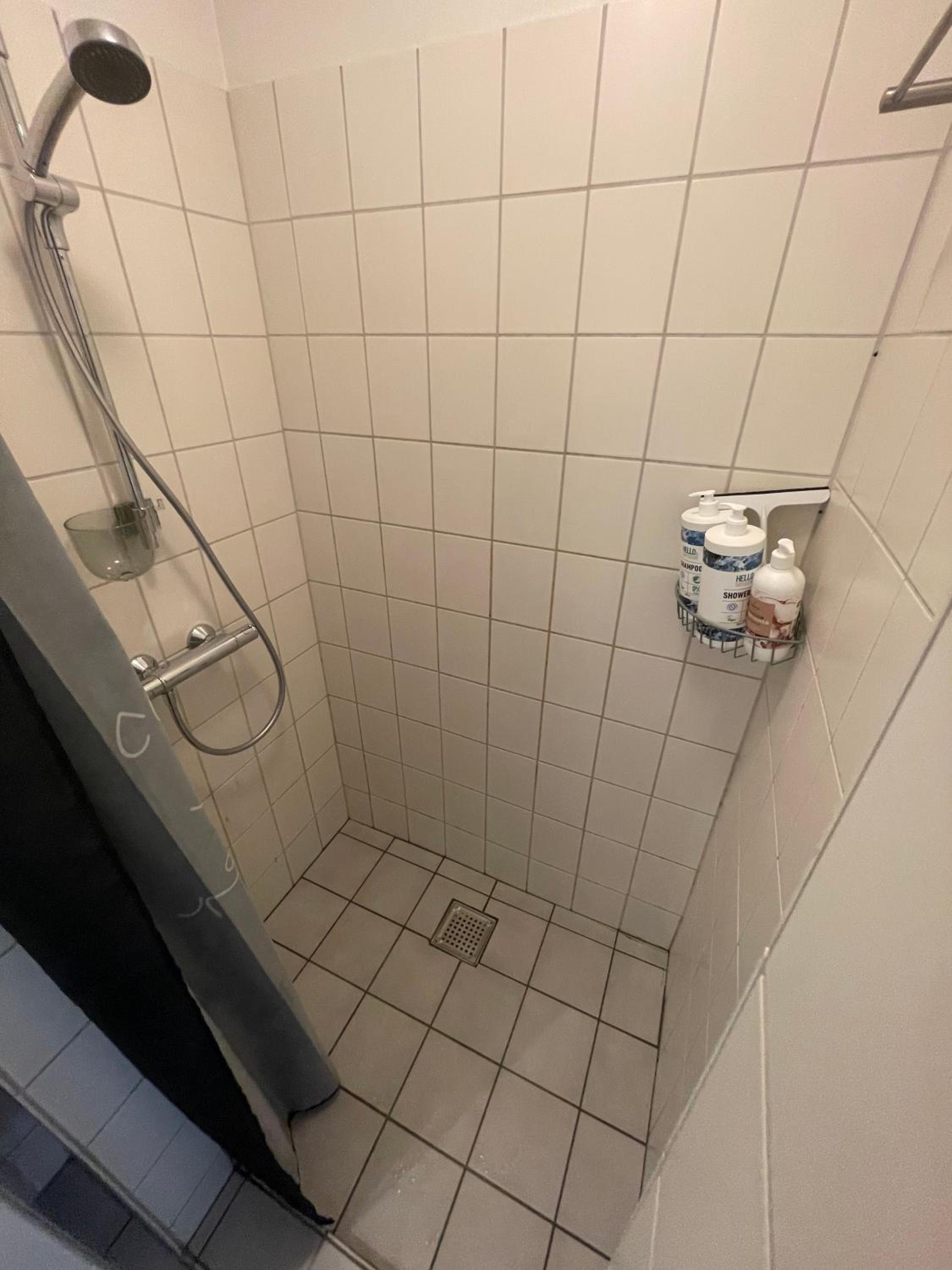 Central Apt with Parking possibility, Netflix & Near Attractions