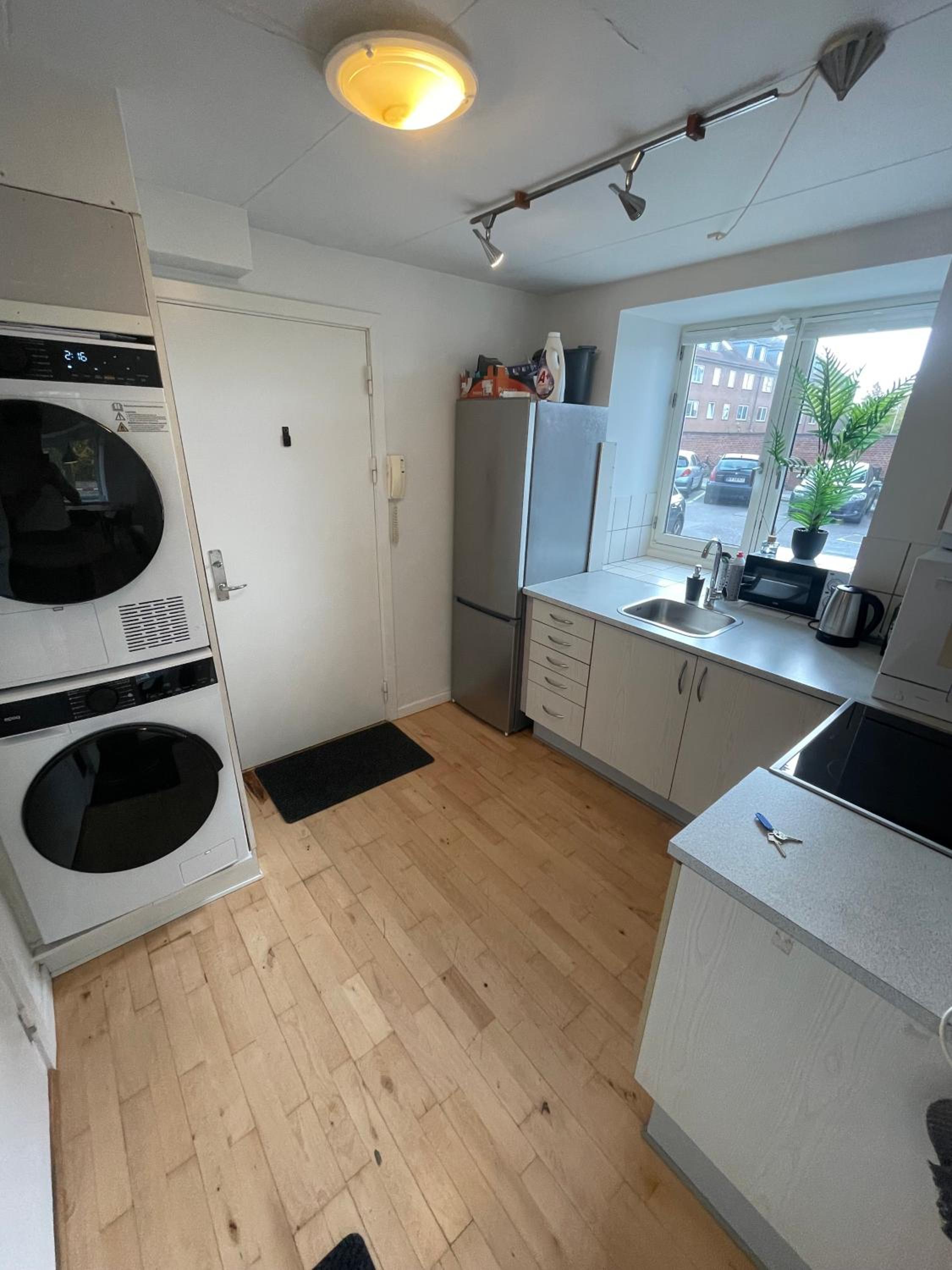 Central Apt with Parking possibility, Netflix & Near Attractions