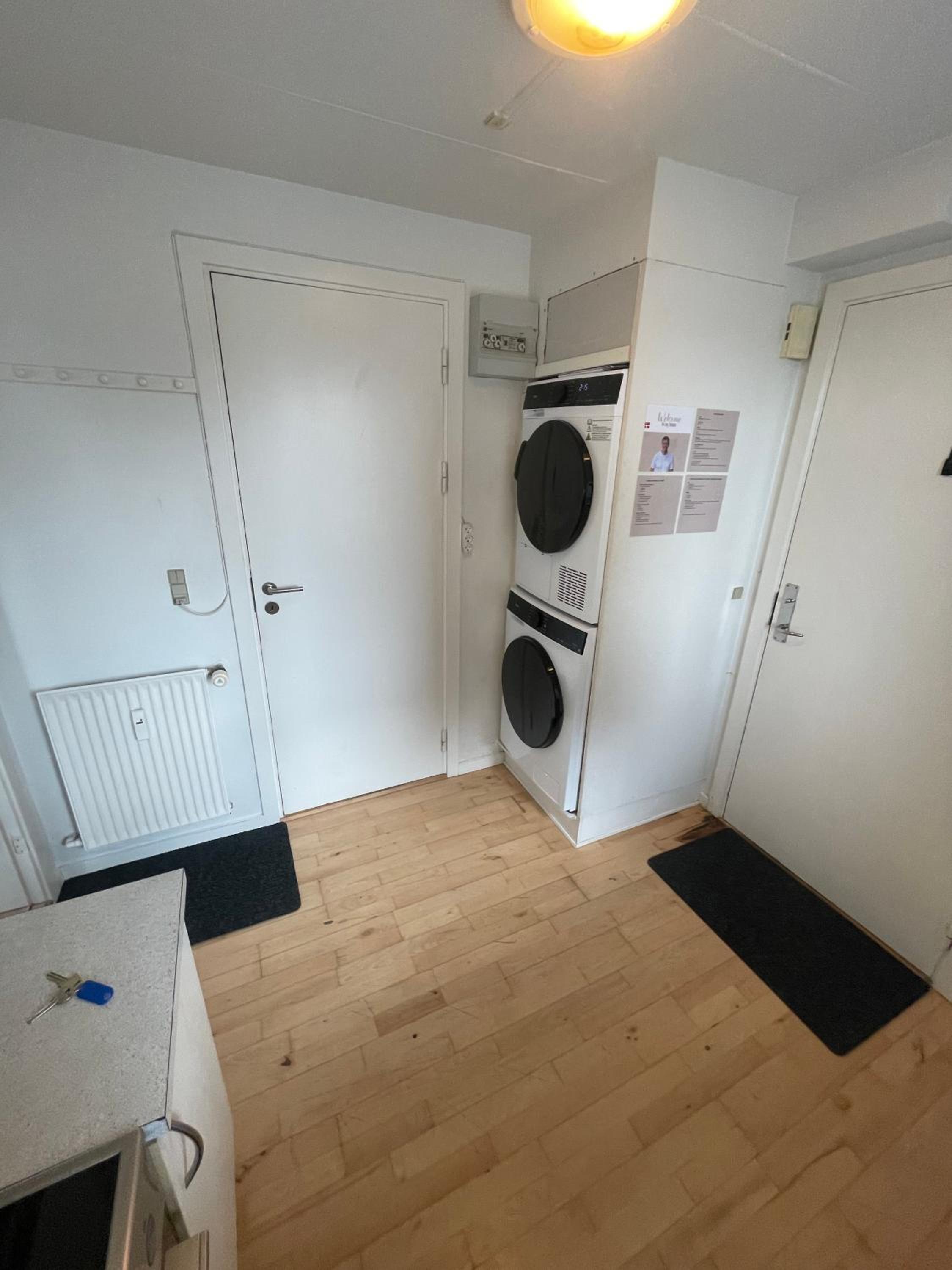 Central Apt with Parking possibility, Netflix & Near Attractions