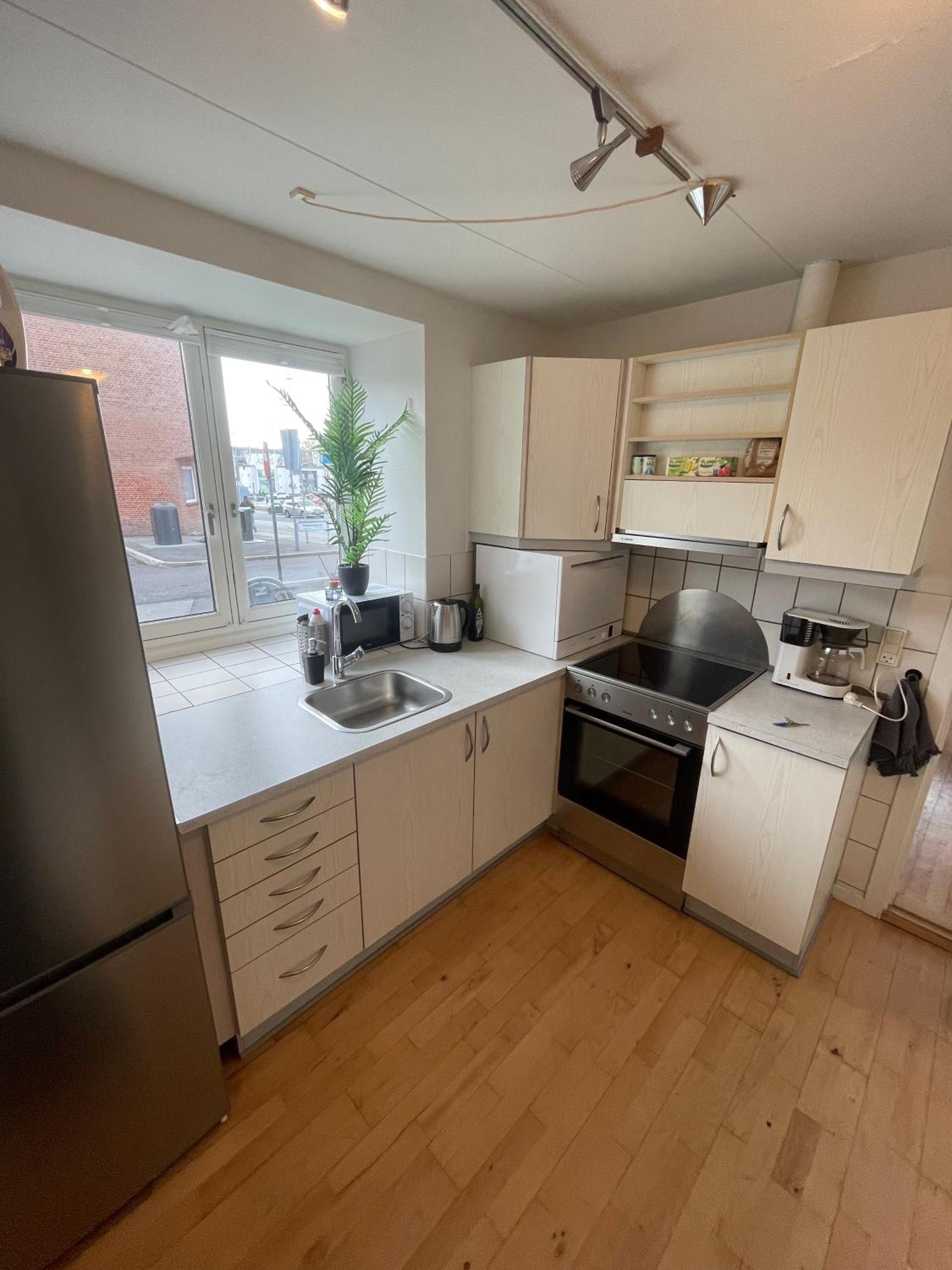 Central Apt with Parking possibility, Netflix & Near Attractions