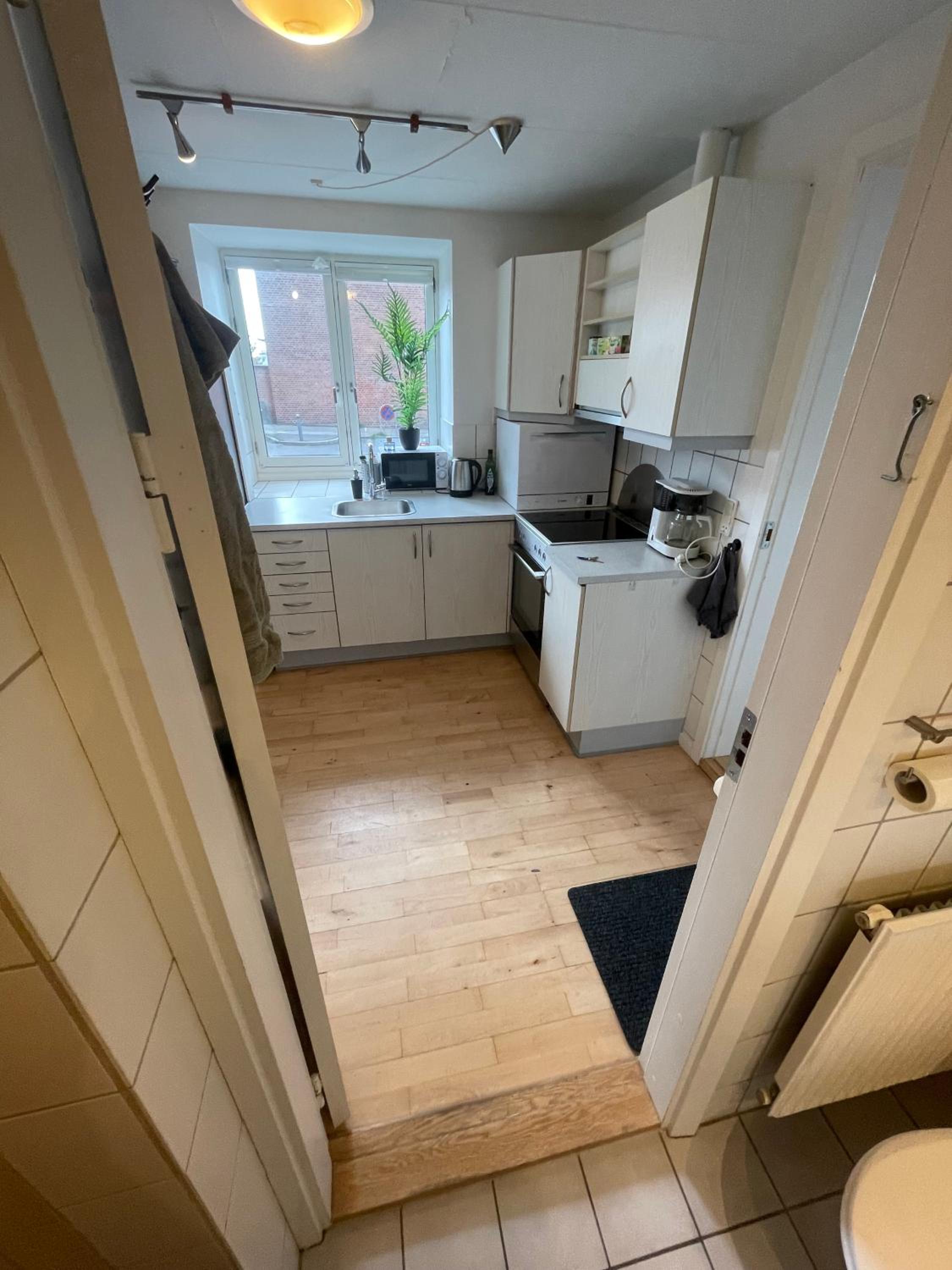 Central Apt with Parking possibility, Netflix & Near Attractions