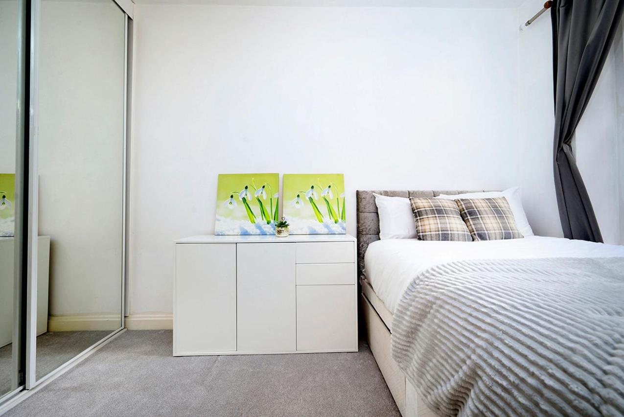 Luxurious Westminster Flat Perfect for Families & Business Travelers, Steps to Landmarks!
