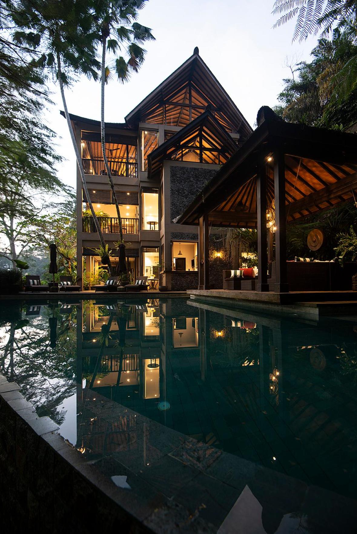Villa Naga Putih
