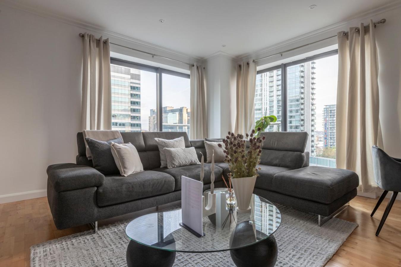 City Waterfront Apartments
