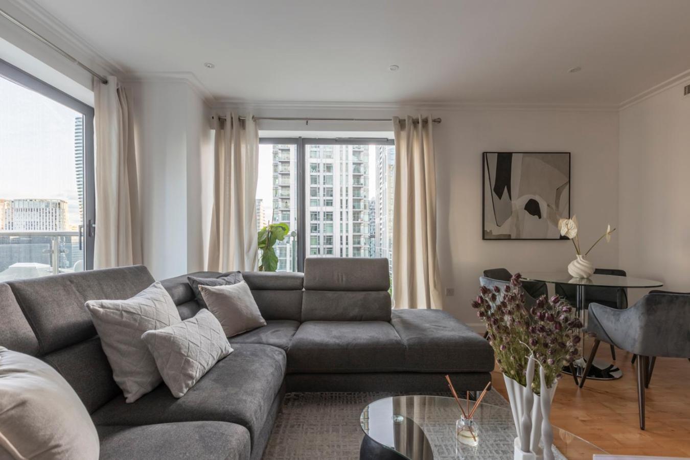 City Waterfront Apartments