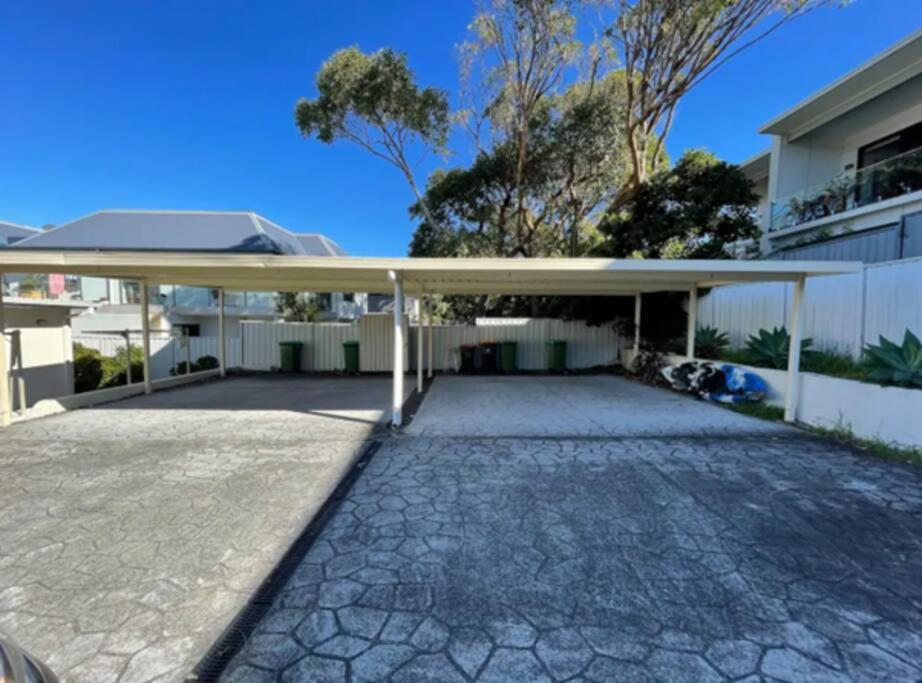 Sunny Beachfront Villa-right across from the beach