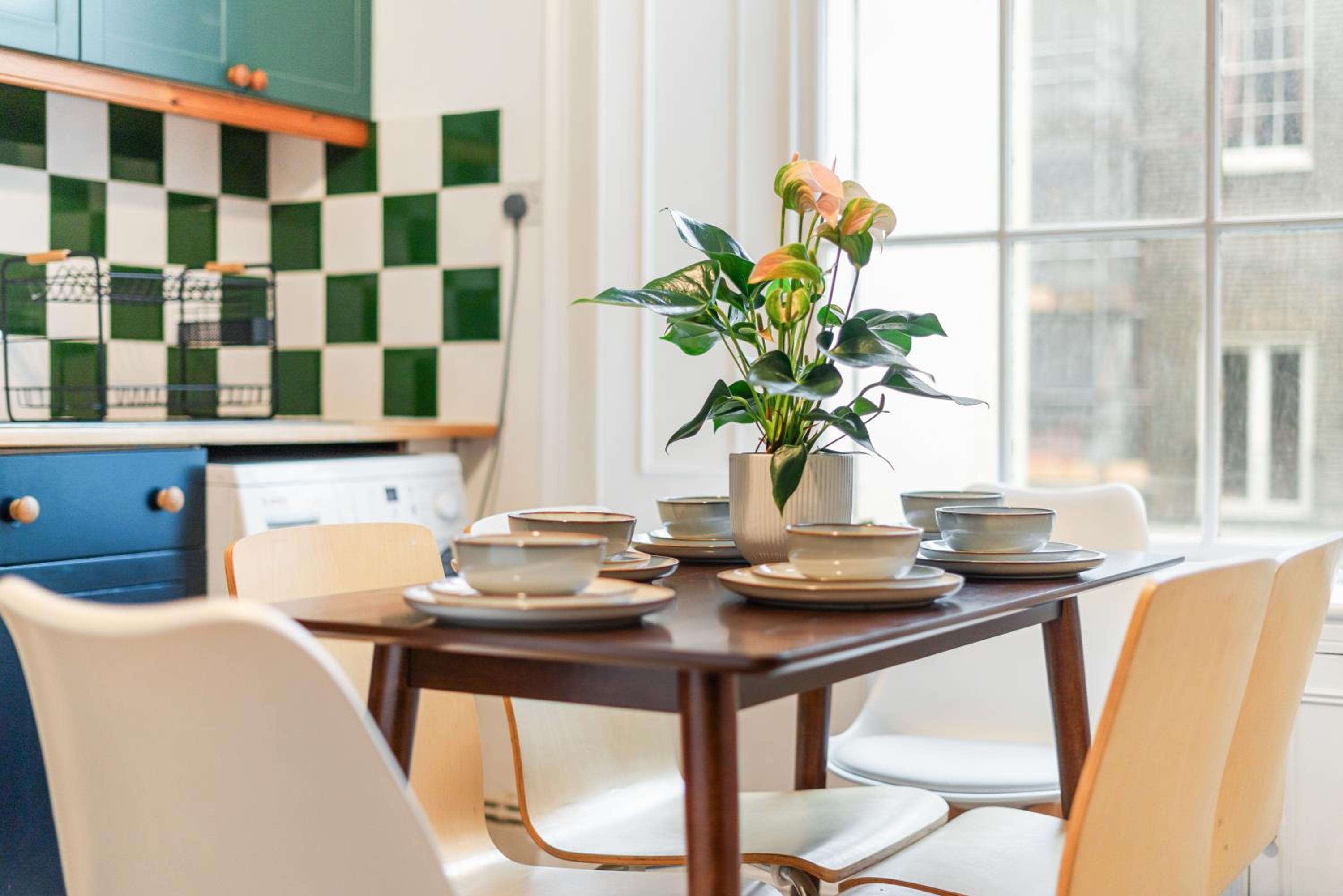 Cosy Notting Hill Apartment - 3 Bedrooms & Single level home & Quiet street