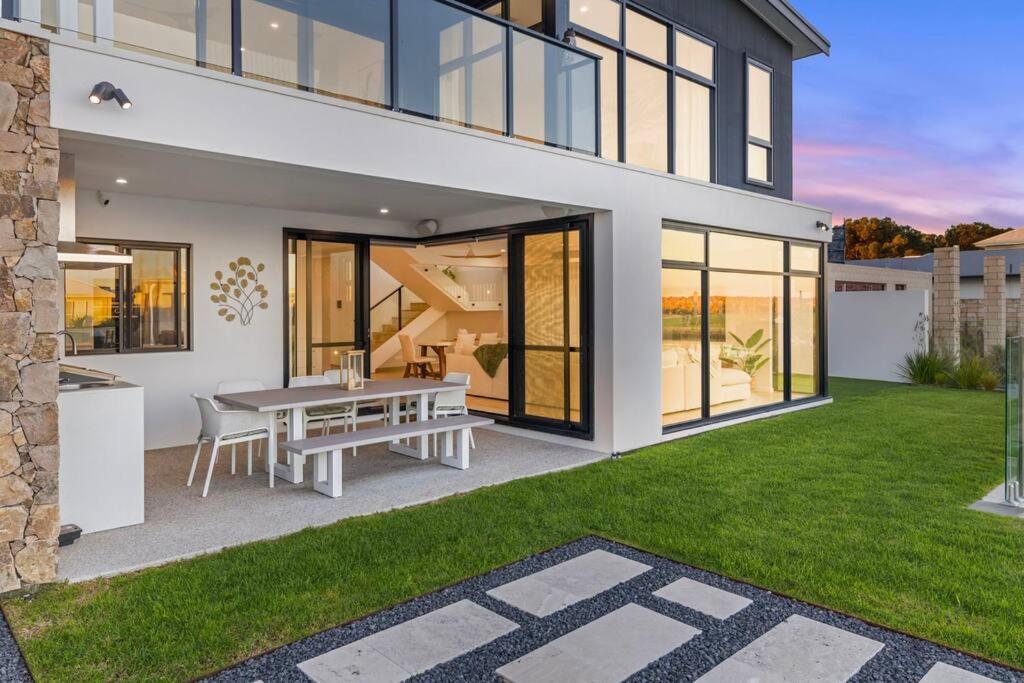 Ultimate Luxury on the waterfront