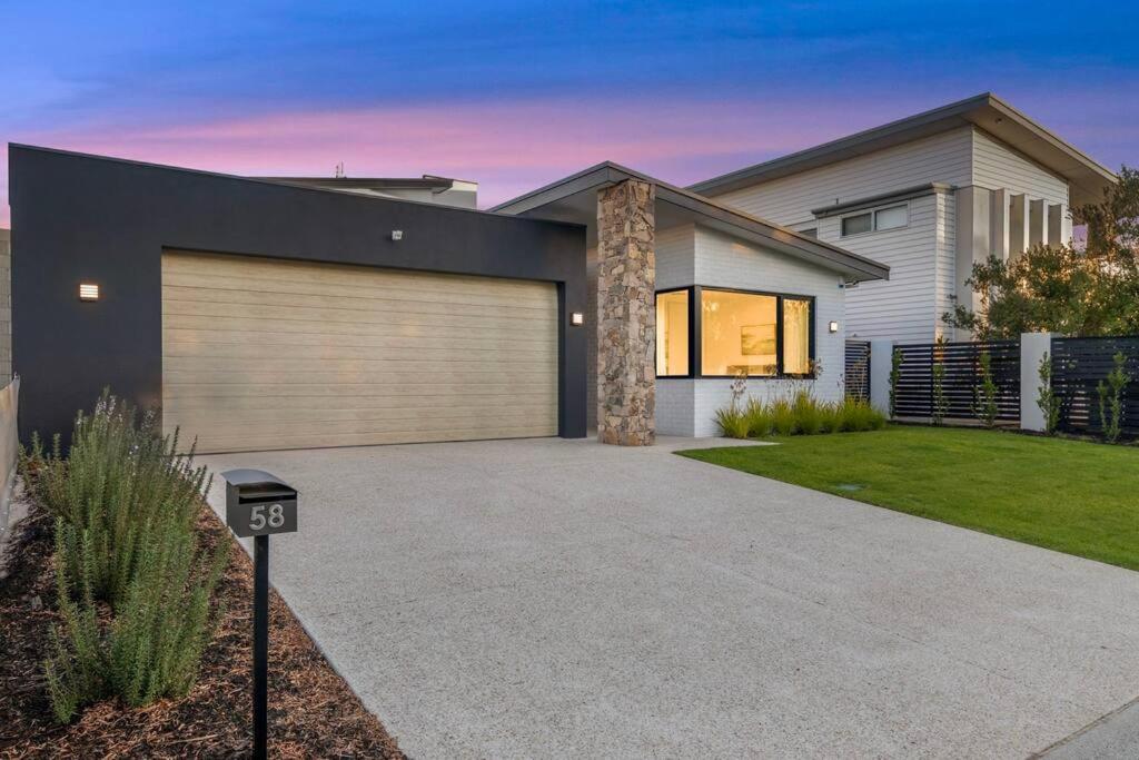 Ultimate Luxury on the waterfront