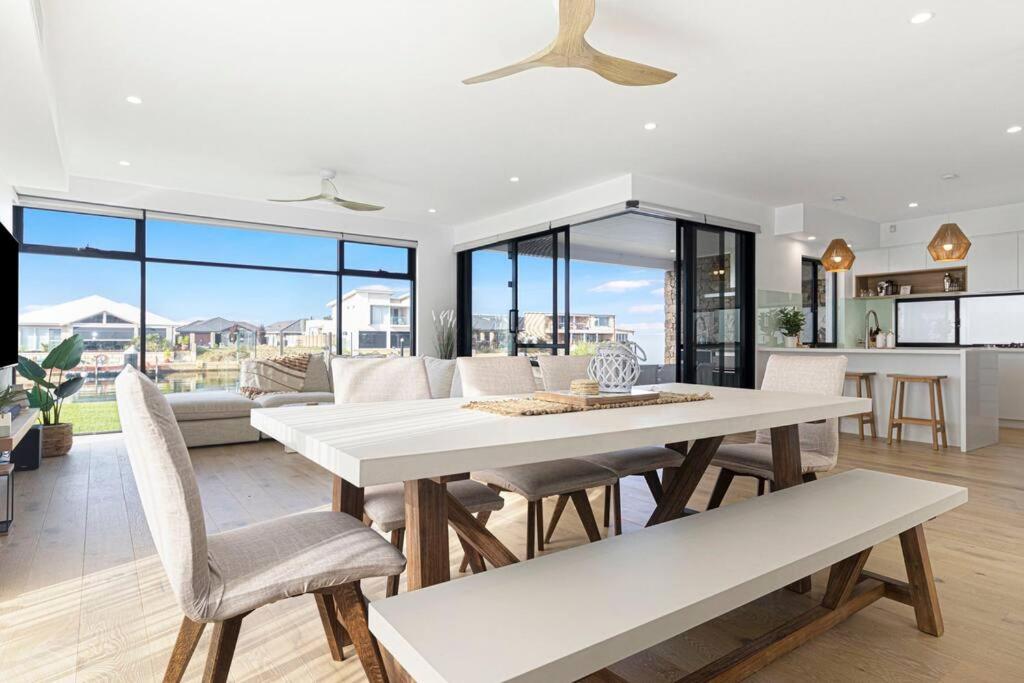 Ultimate Luxury on the waterfront