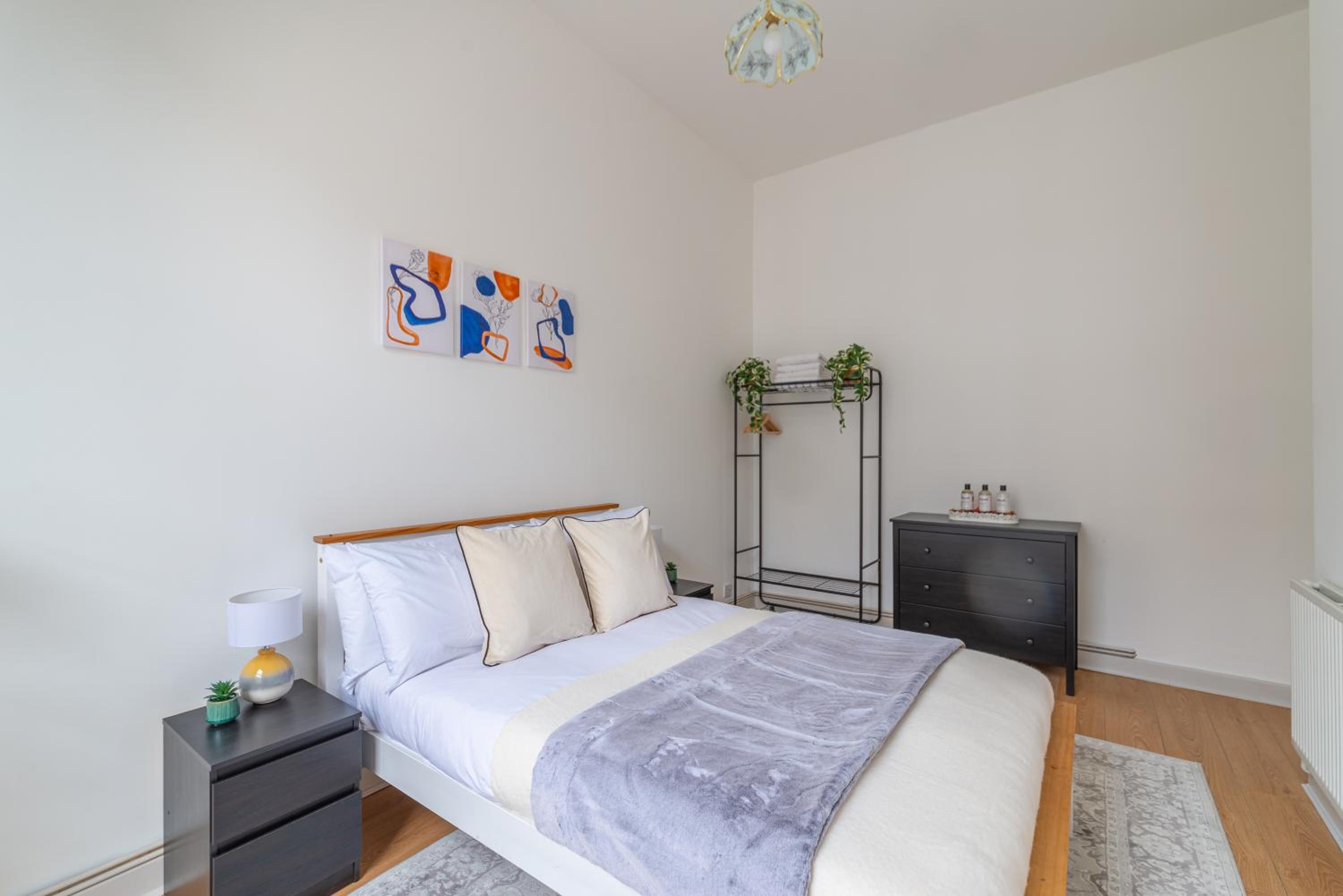 Cosy Notting Hill Apartment - 3 Bedrooms & Single level home & Quiet street
