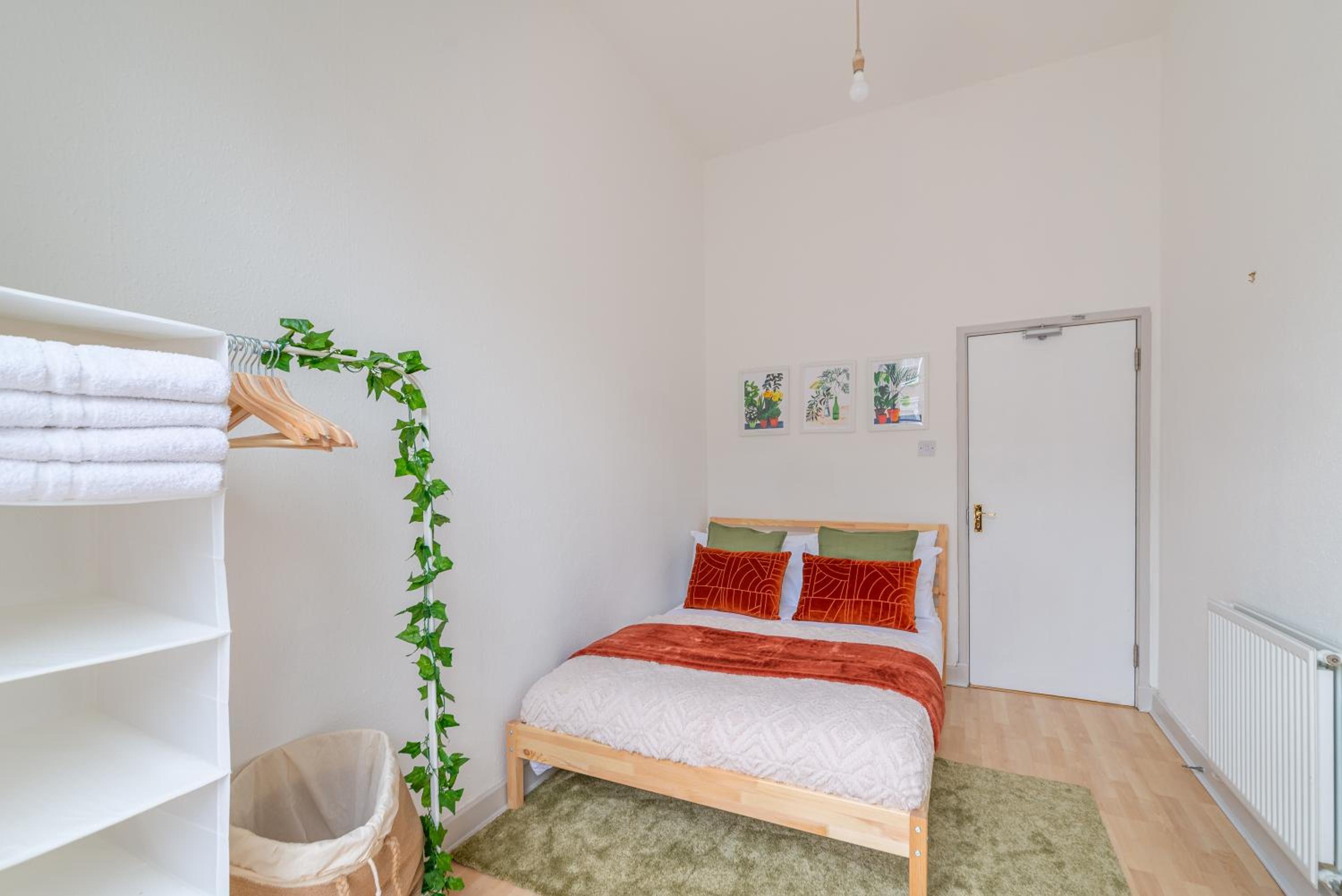 Cosy Notting Hill Apartment - 3 Bedrooms & Single level home & Quiet street