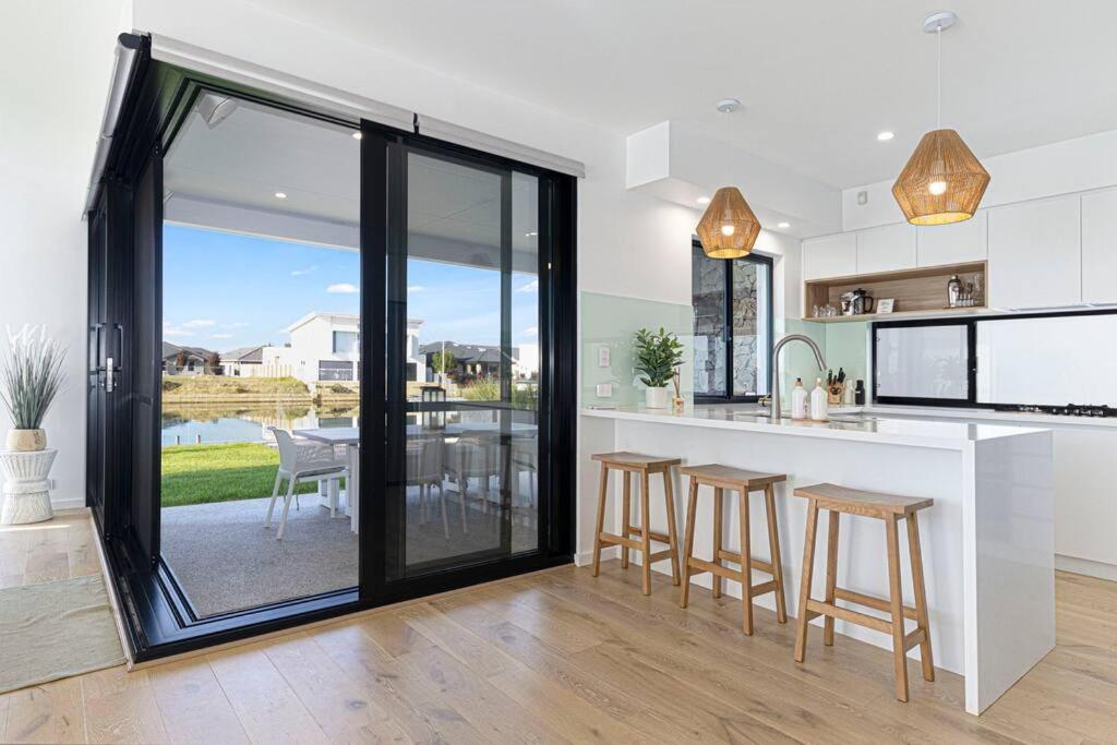Ultimate Luxury on the waterfront
