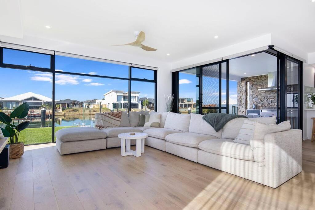 Ultimate Luxury on the waterfront