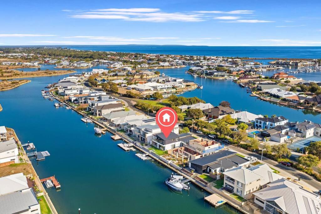 Ultimate Luxury on the waterfront