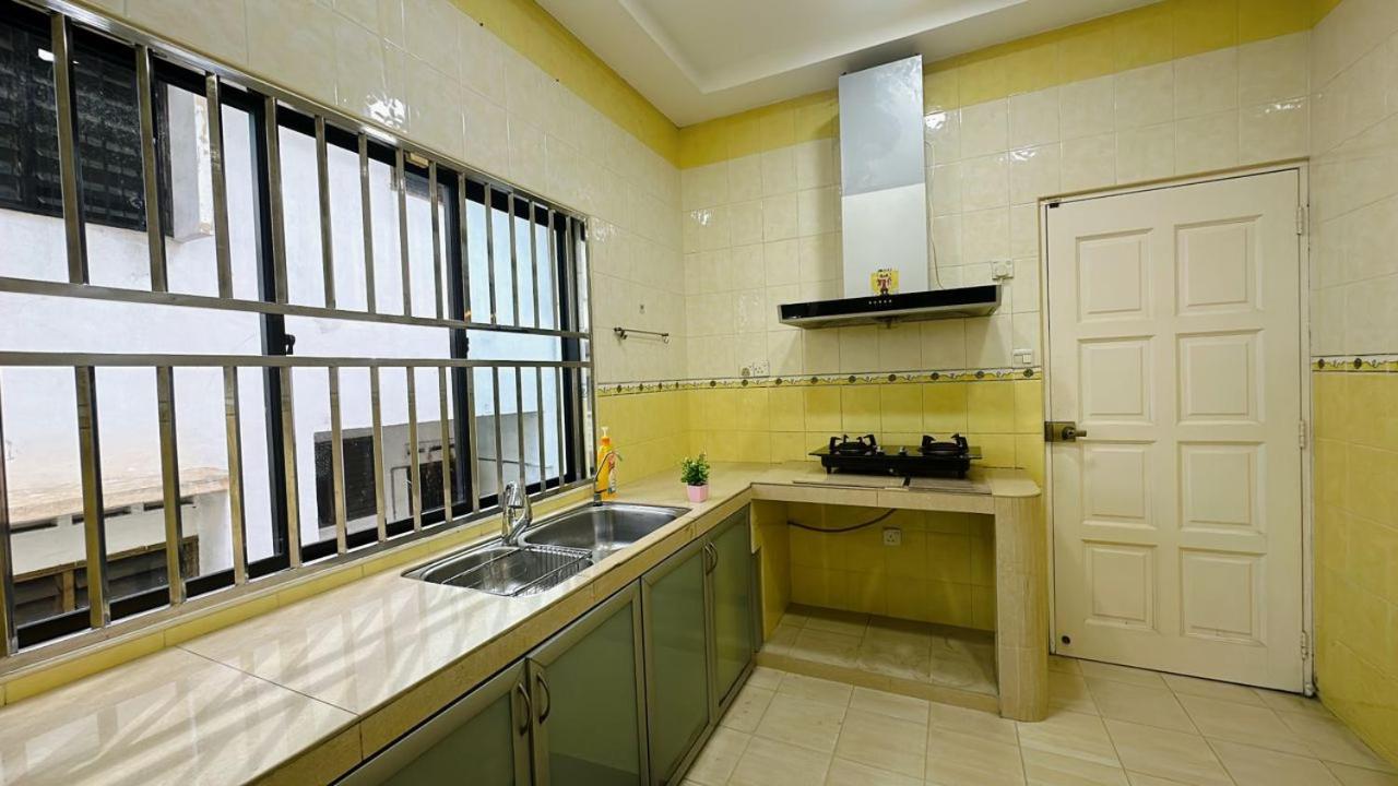 A09 Dedap Johor Jaya Karaoke Fun Homestay