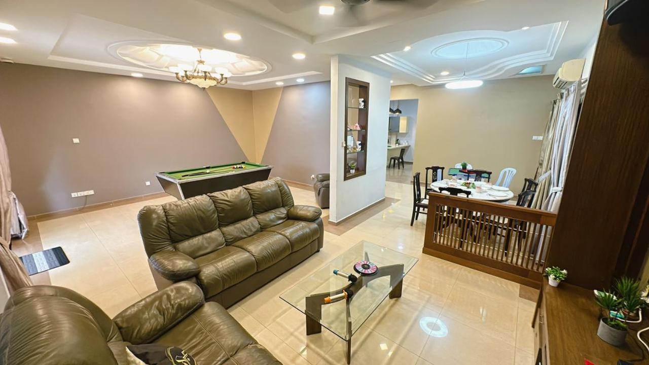 A09 Dedap Johor Jaya Karaoke Fun Homestay