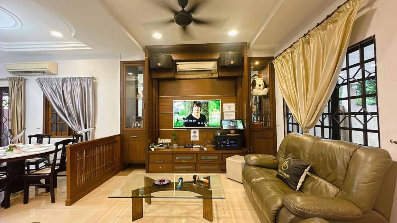 A09 Dedap Johor Jaya Karaoke Fun Homestay