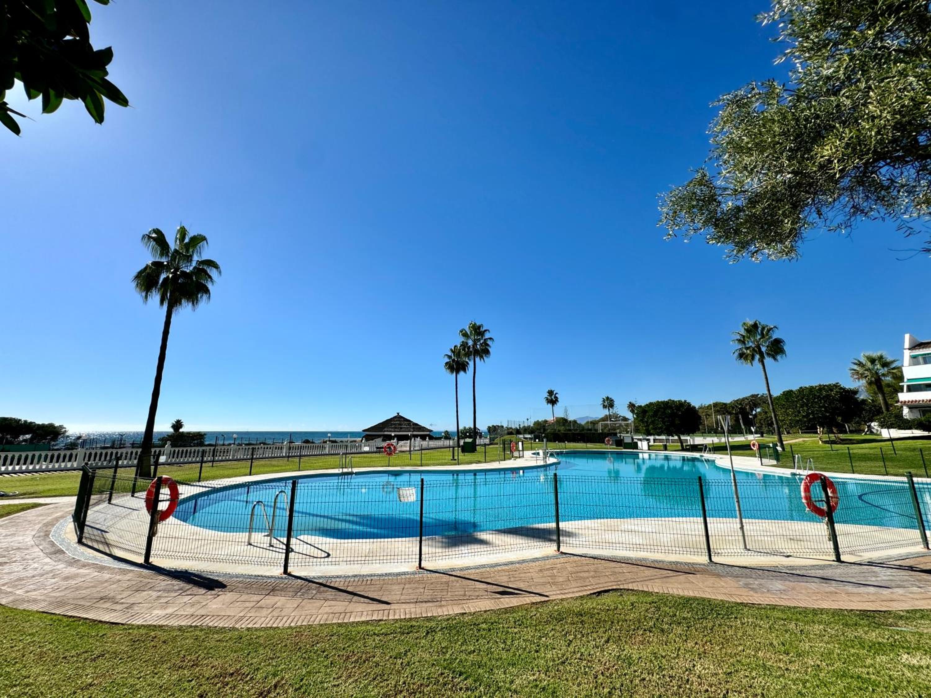 Lunamar beachfront with swimming pool, football, tennis, paddle and basketball courts - EaW Homes view 4
