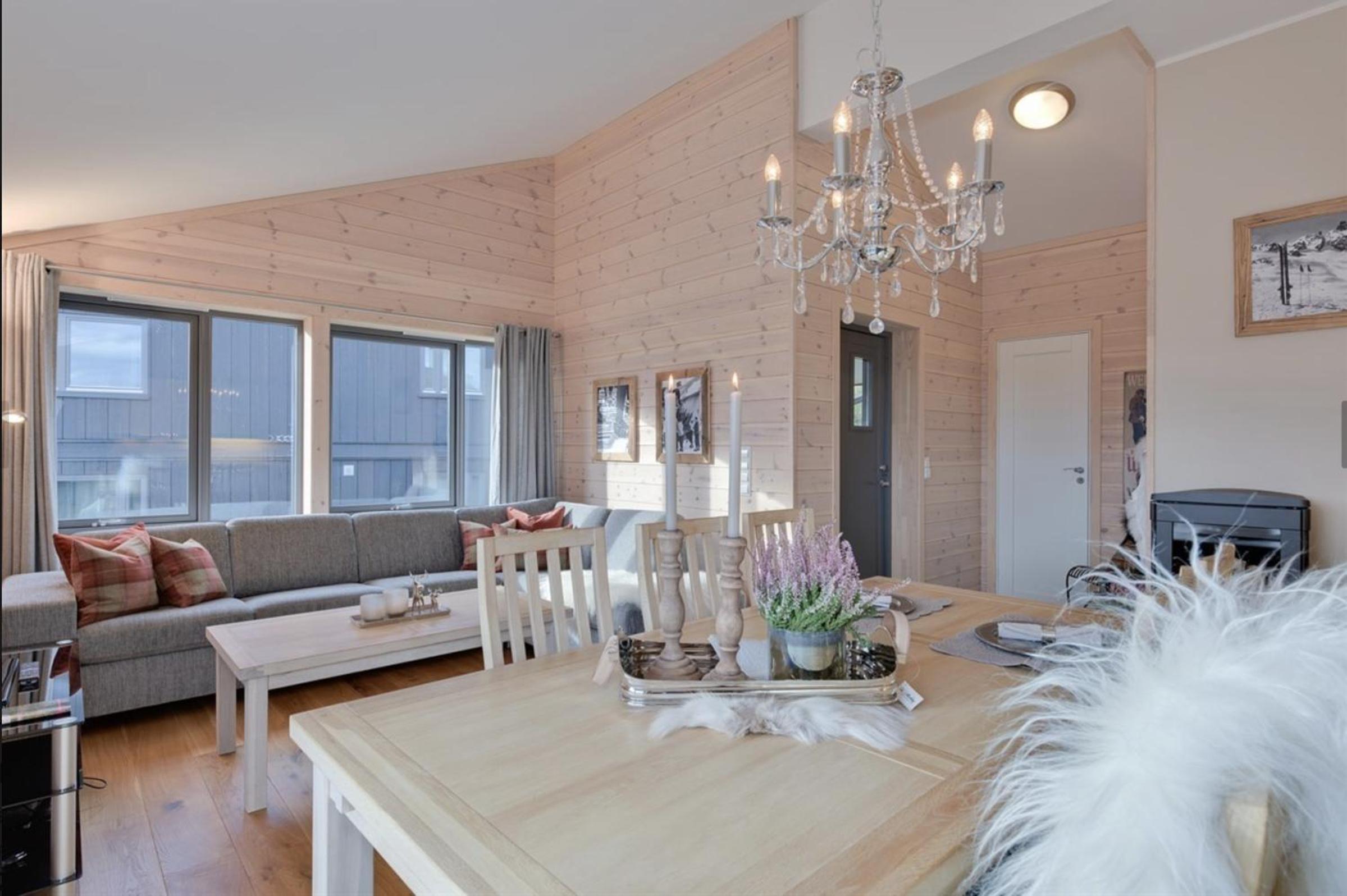 Modern Apartment with 3 Bedrooms and balcony view 3