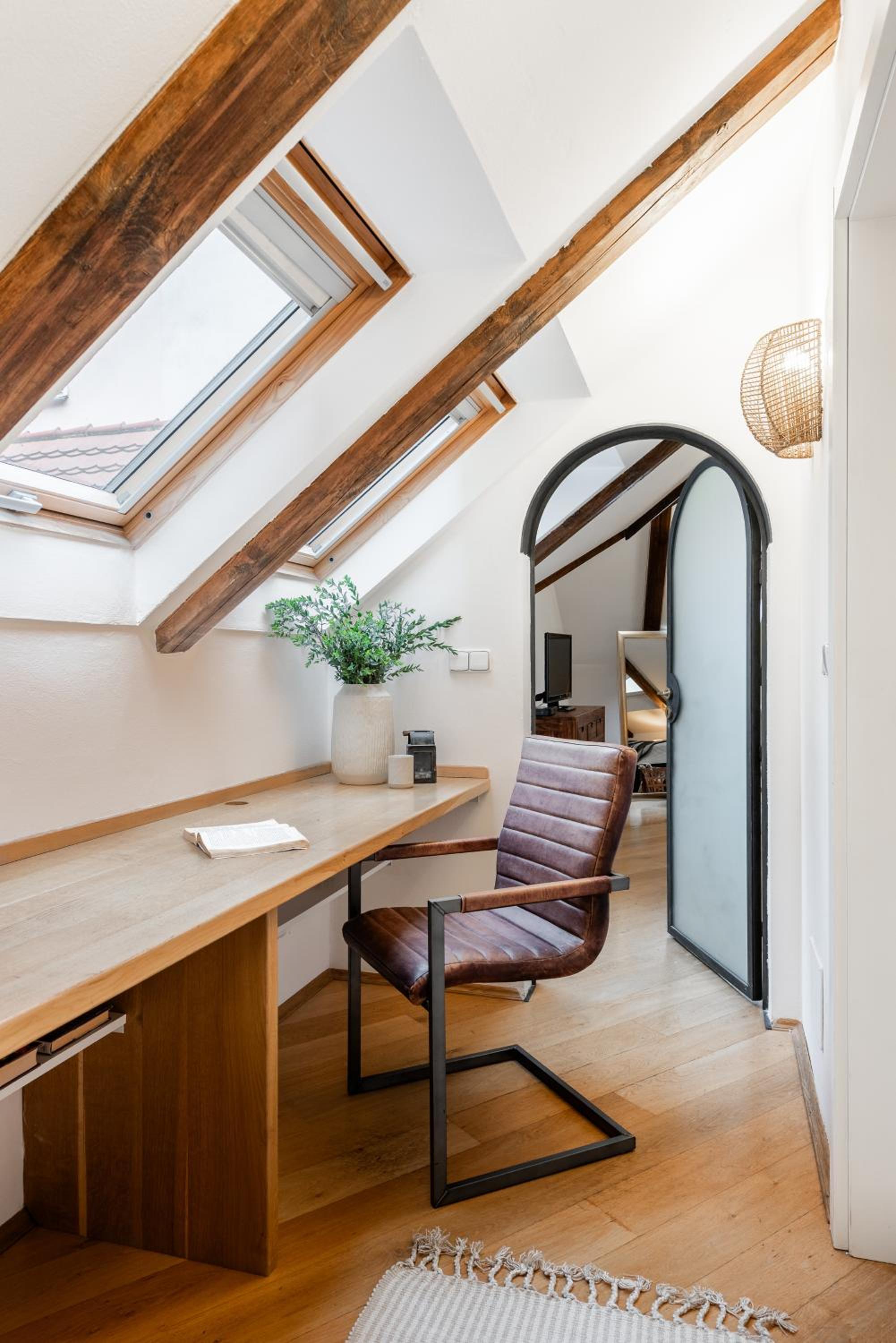 Luxury Retreat Apartments near Charles Bridge by EasyBNB Premium