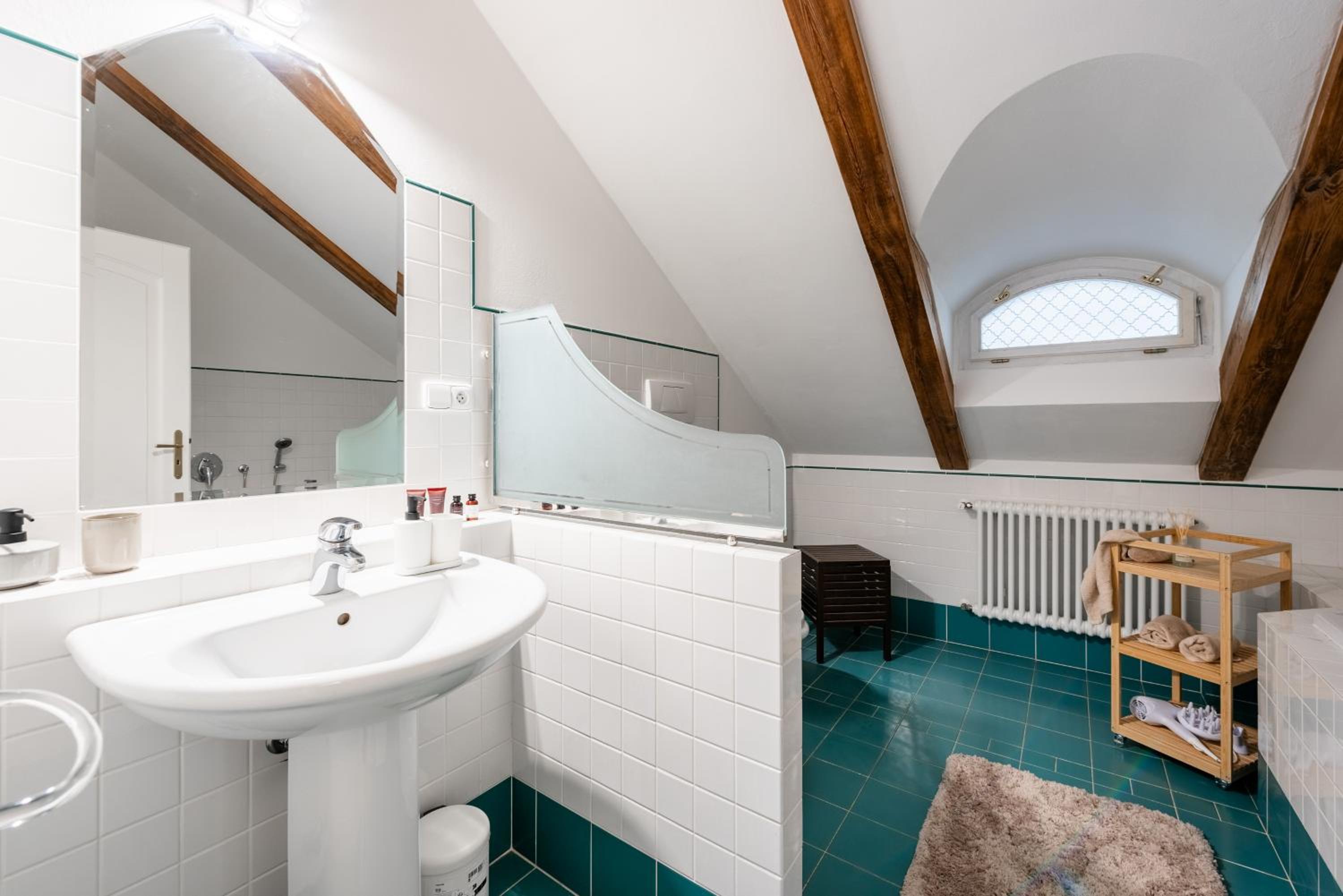 Luxury Retreat Apartments near Charles Bridge by EasyBNB Premium