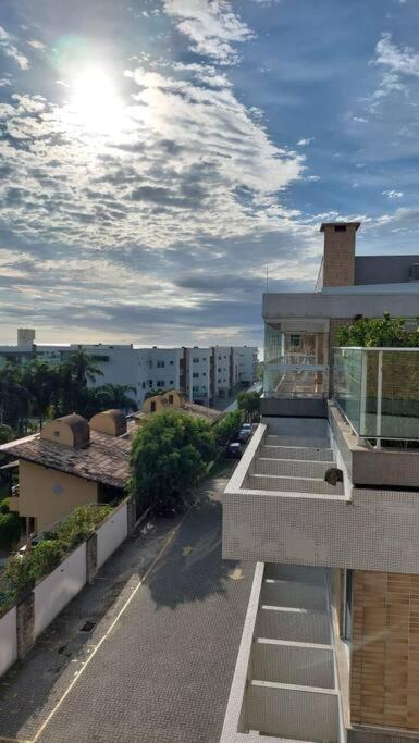 Apartamento com Acesso Exclusivo para a Praia