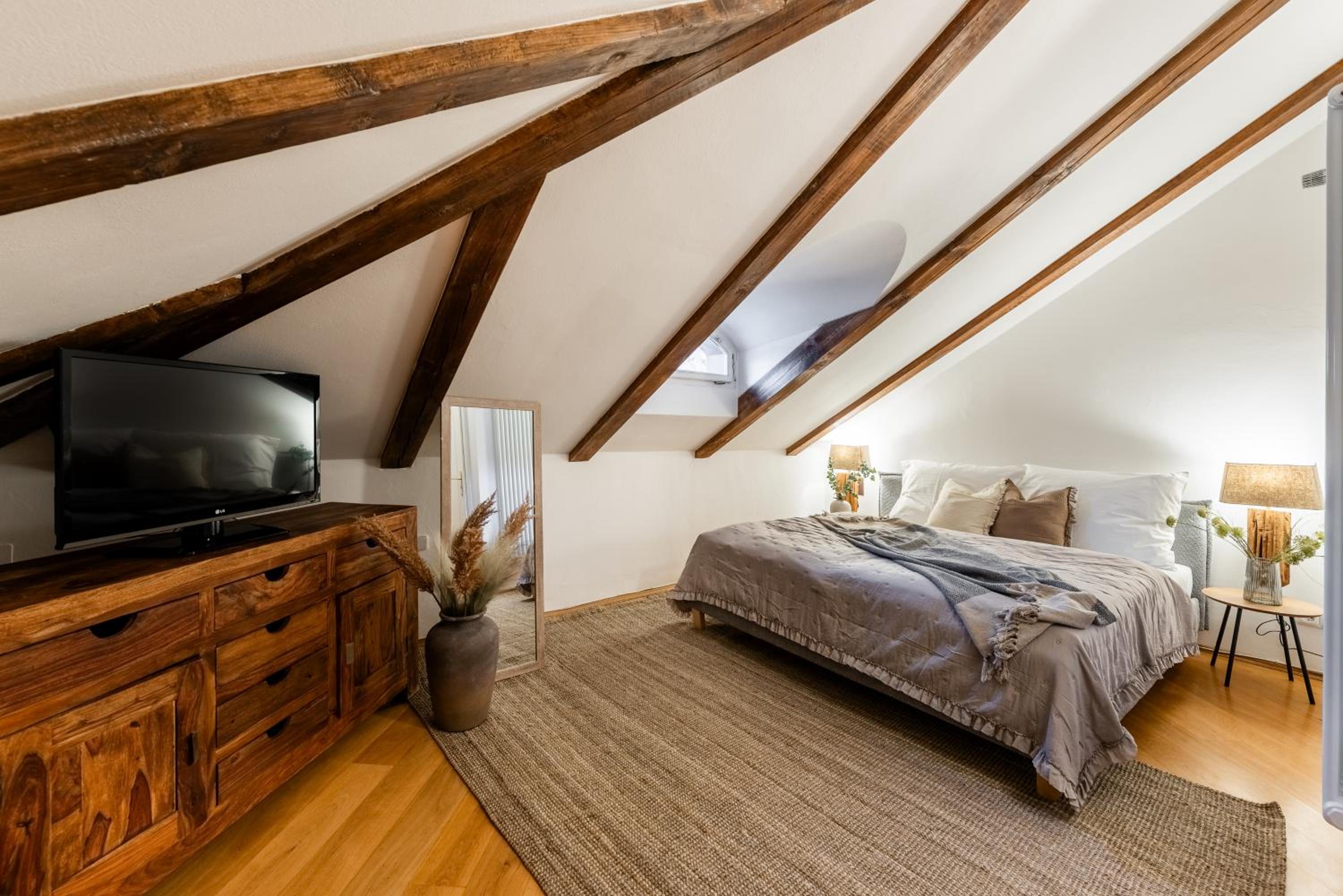Luxury Retreat Apartments near Charles Bridge by EasyBNB Premium