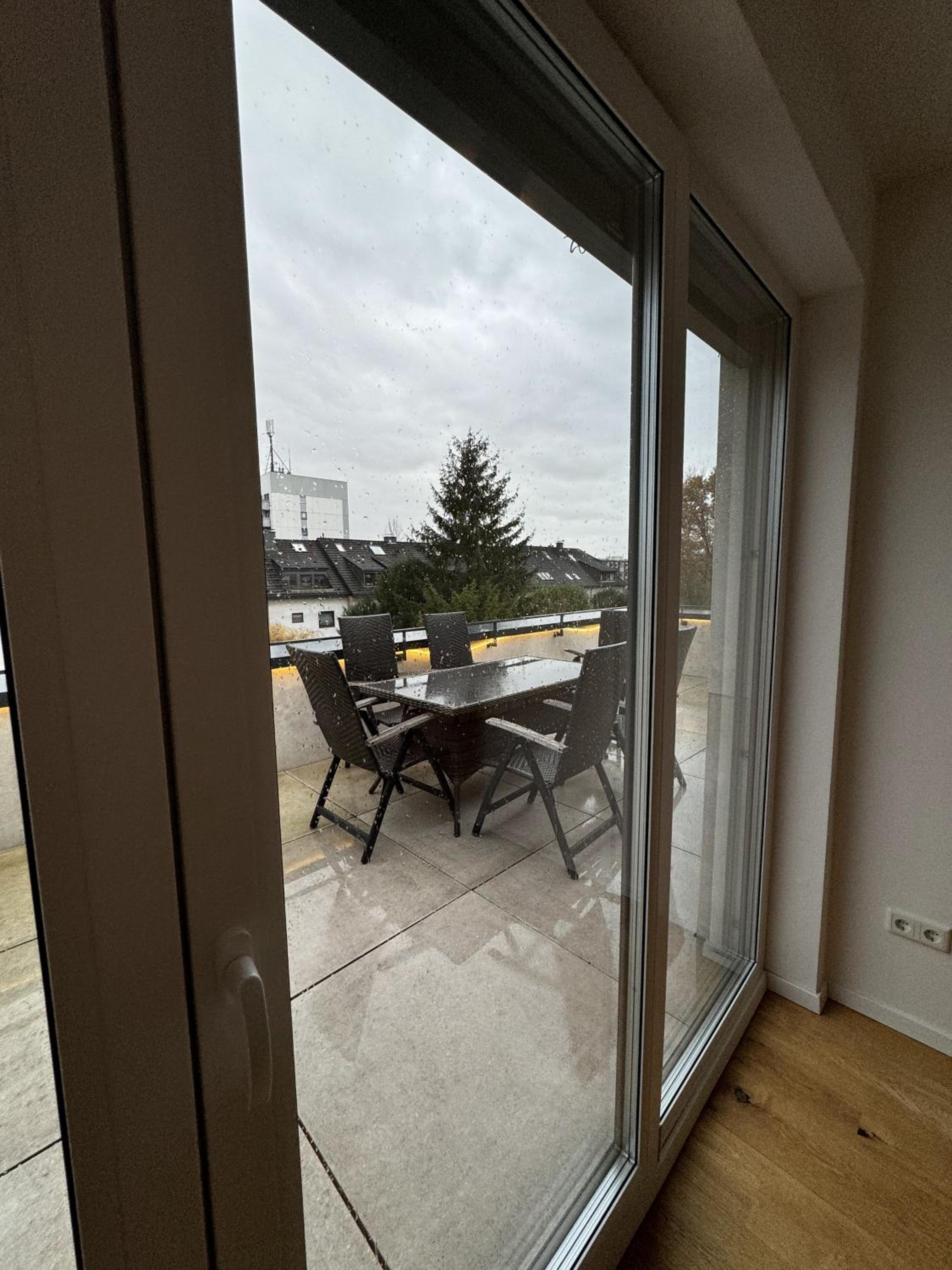 Modern Apartments with Kitchen & Balcony Dining