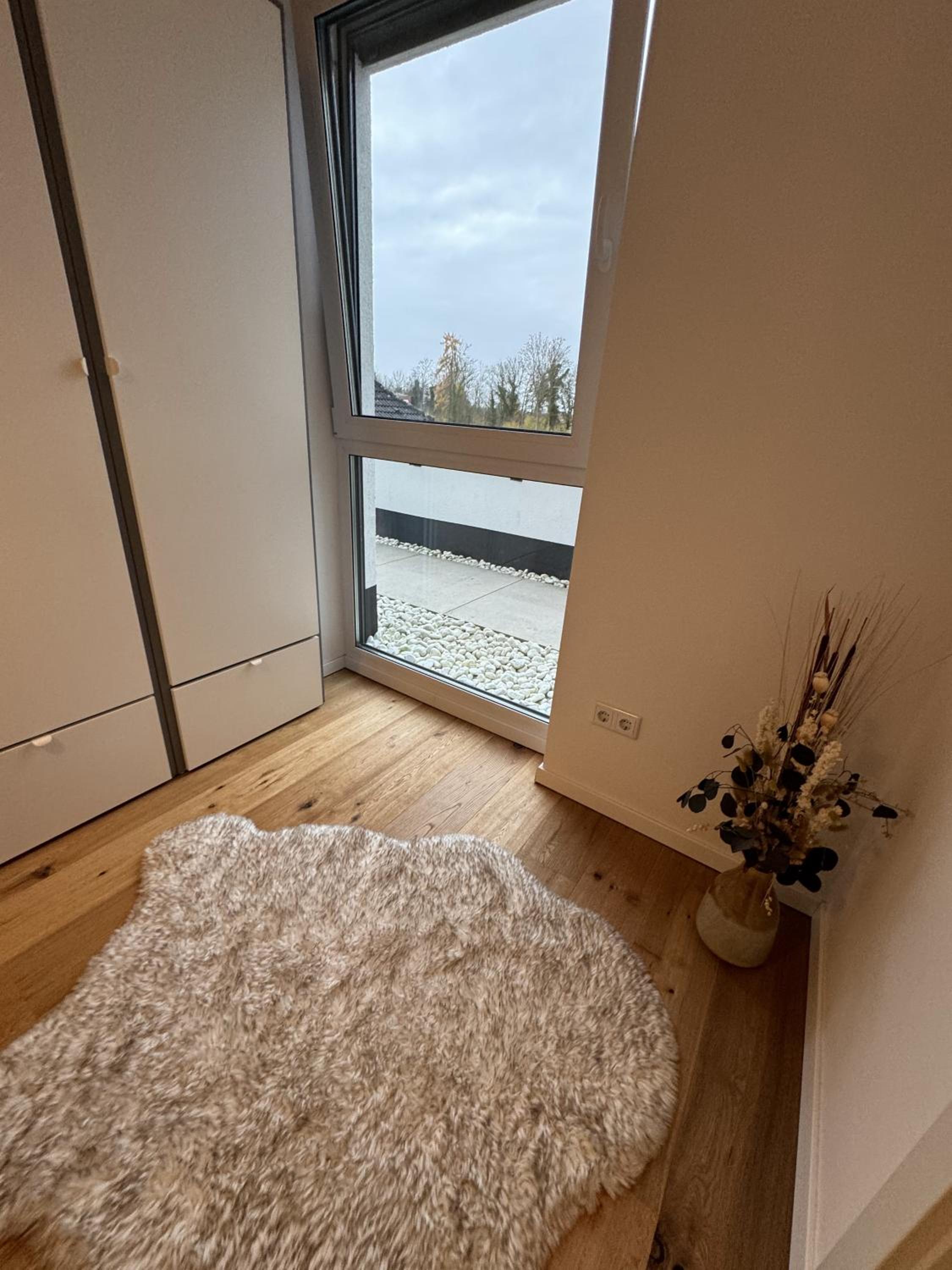 Modern Apartments with Kitchen & Balcony Dining
