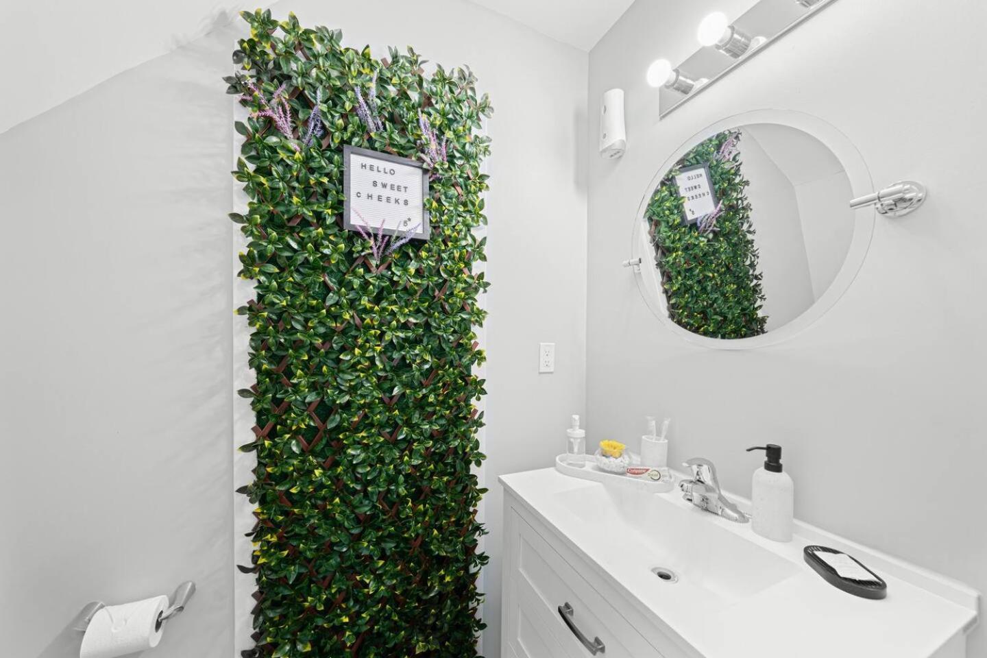 Private Cozy Room with Free Parking