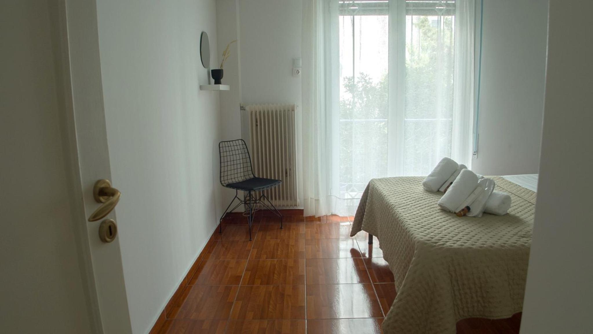 Spacious 2BR Apartment for up to 6 Guests near Acropolis Metro