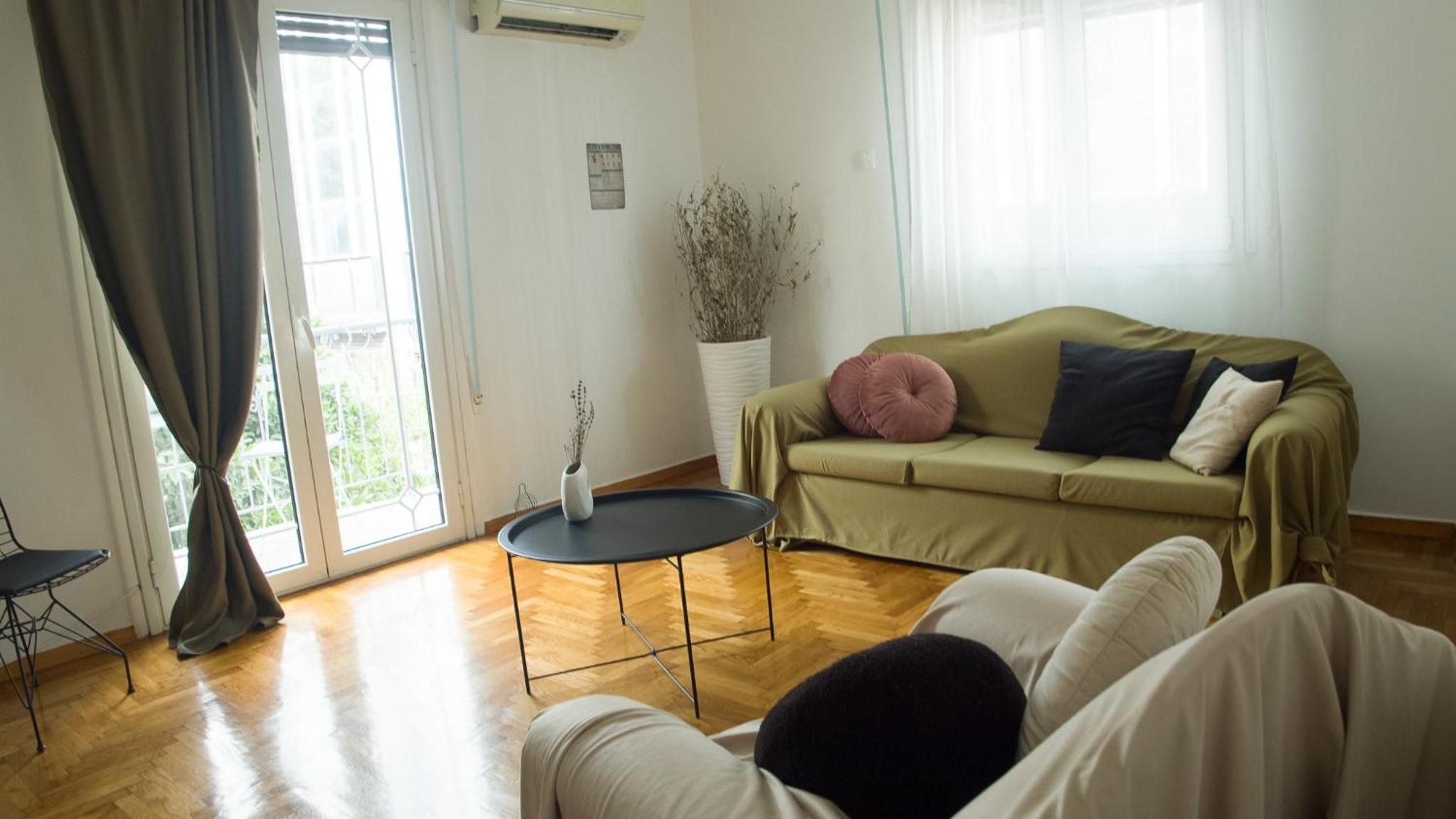 Spacious 2BR Apartment for up to 6 Guests near Acropolis Metro