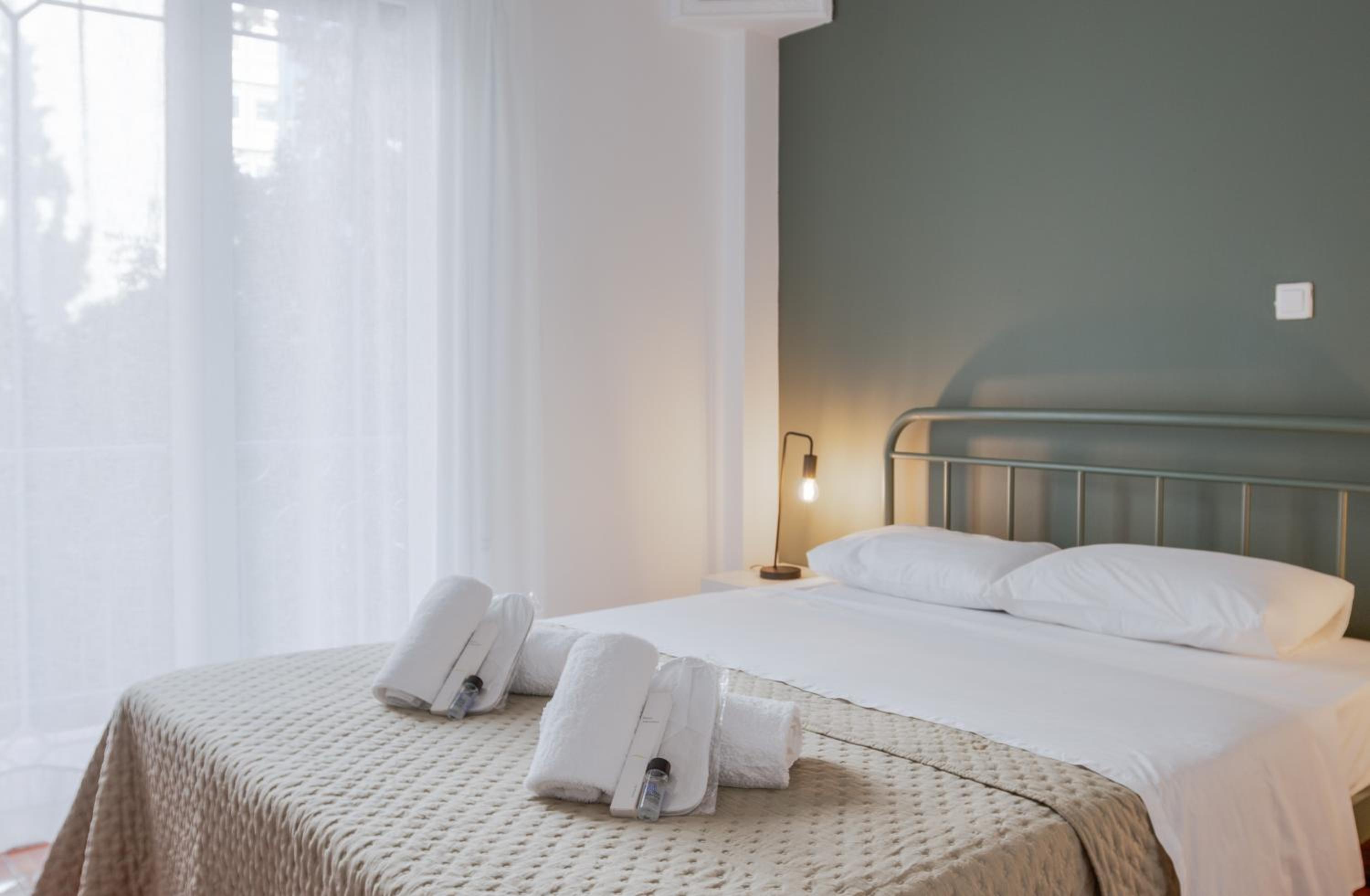 Spacious 2BR Apartment for up to 6 Guests near Acropolis Metro