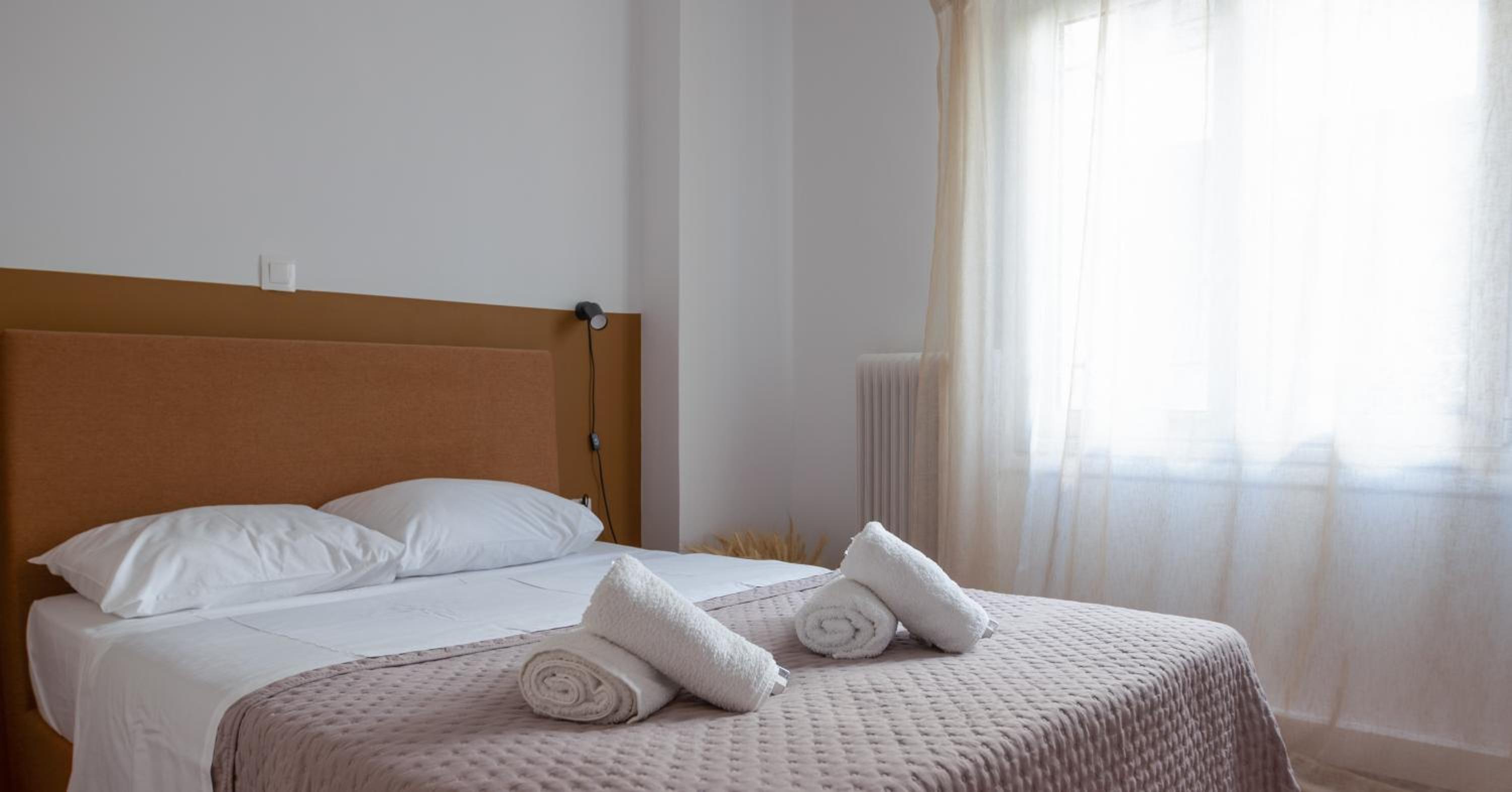 Spacious 2BR Apartment for up to 6 Guests near Acropolis Metro