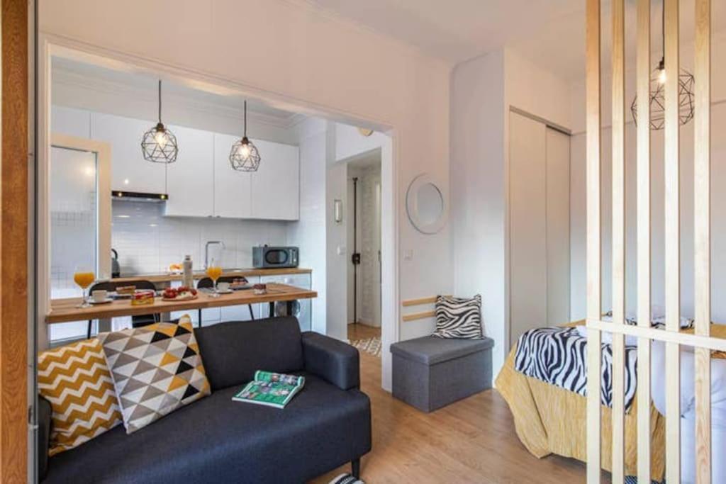 Amazing Studio with Terrace and AC view 4
