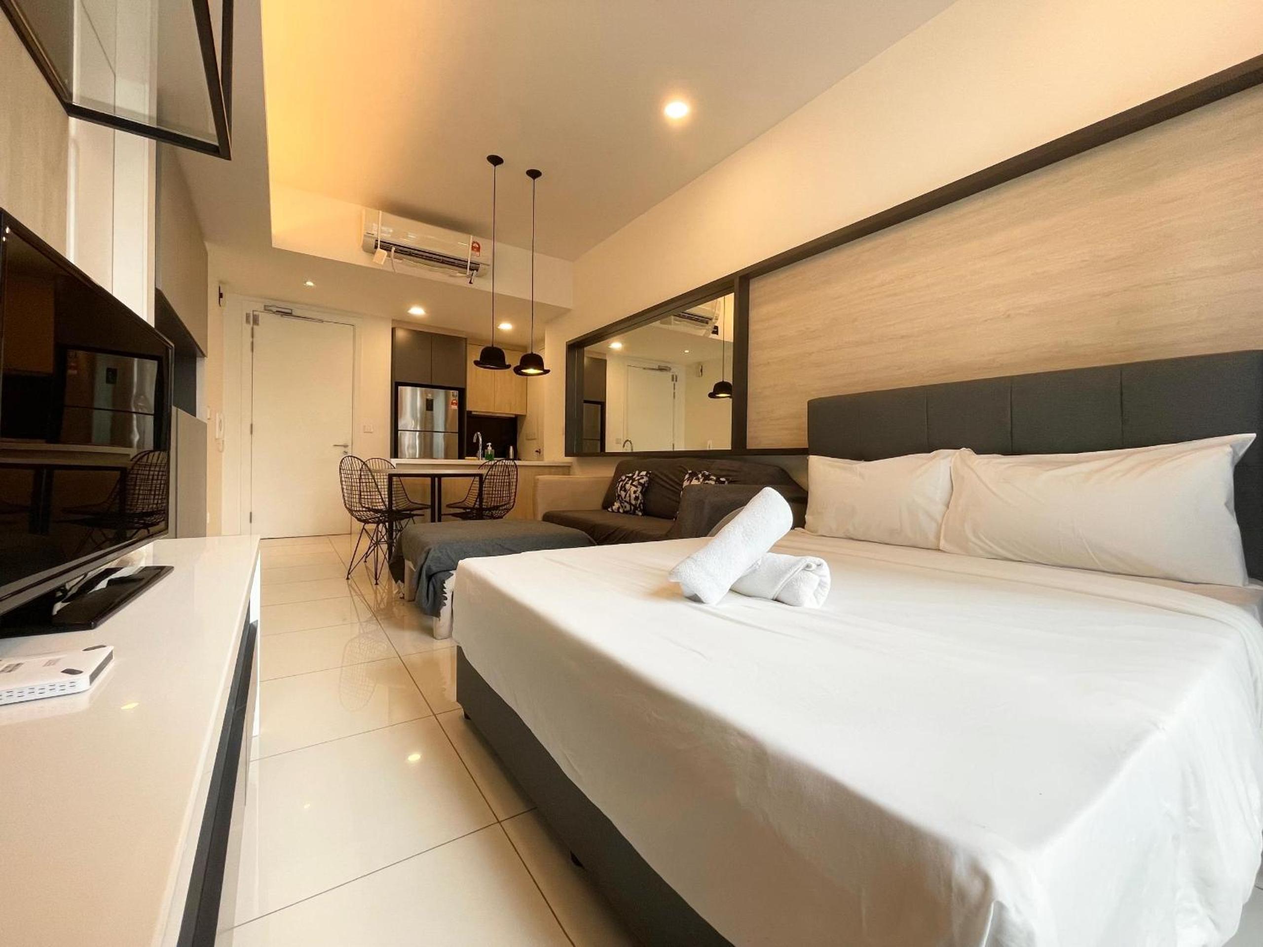 The Robertson-Bukit Bintang by PILLOWTALKS
