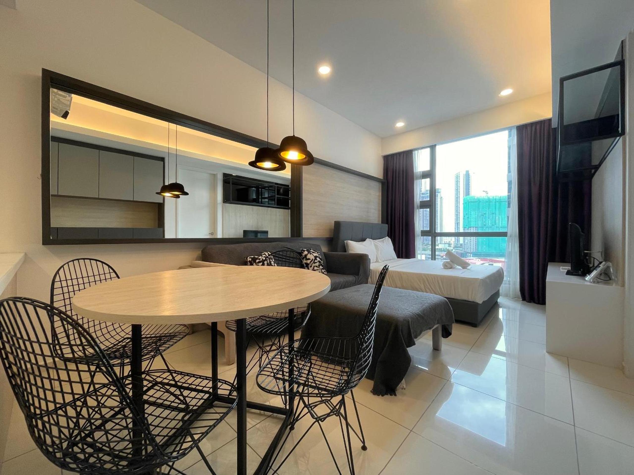 The Robertson-Bukit Bintang by PILLOWTALKS