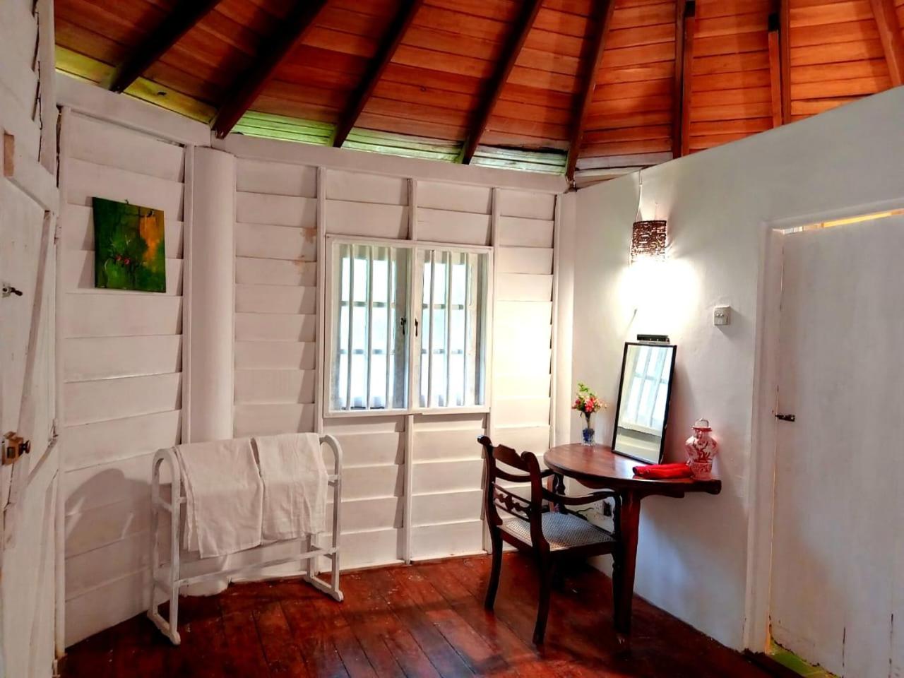 New Kahuna Cabanas view 2