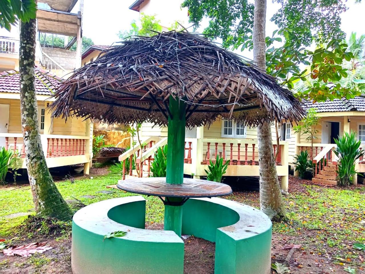 New Kahuna Cabanas view 3