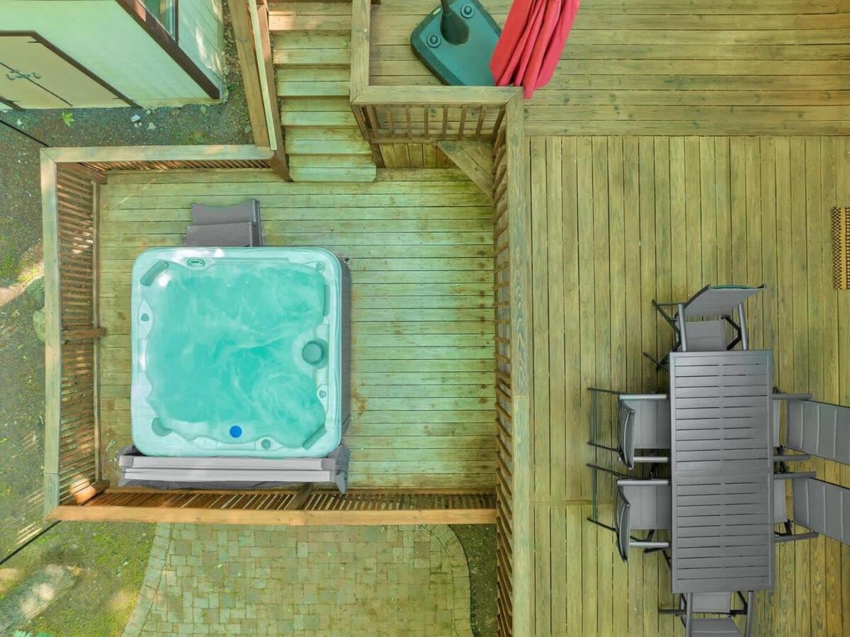 Hot Tub Game Room Fireplace Mins to Ski Pets view 5